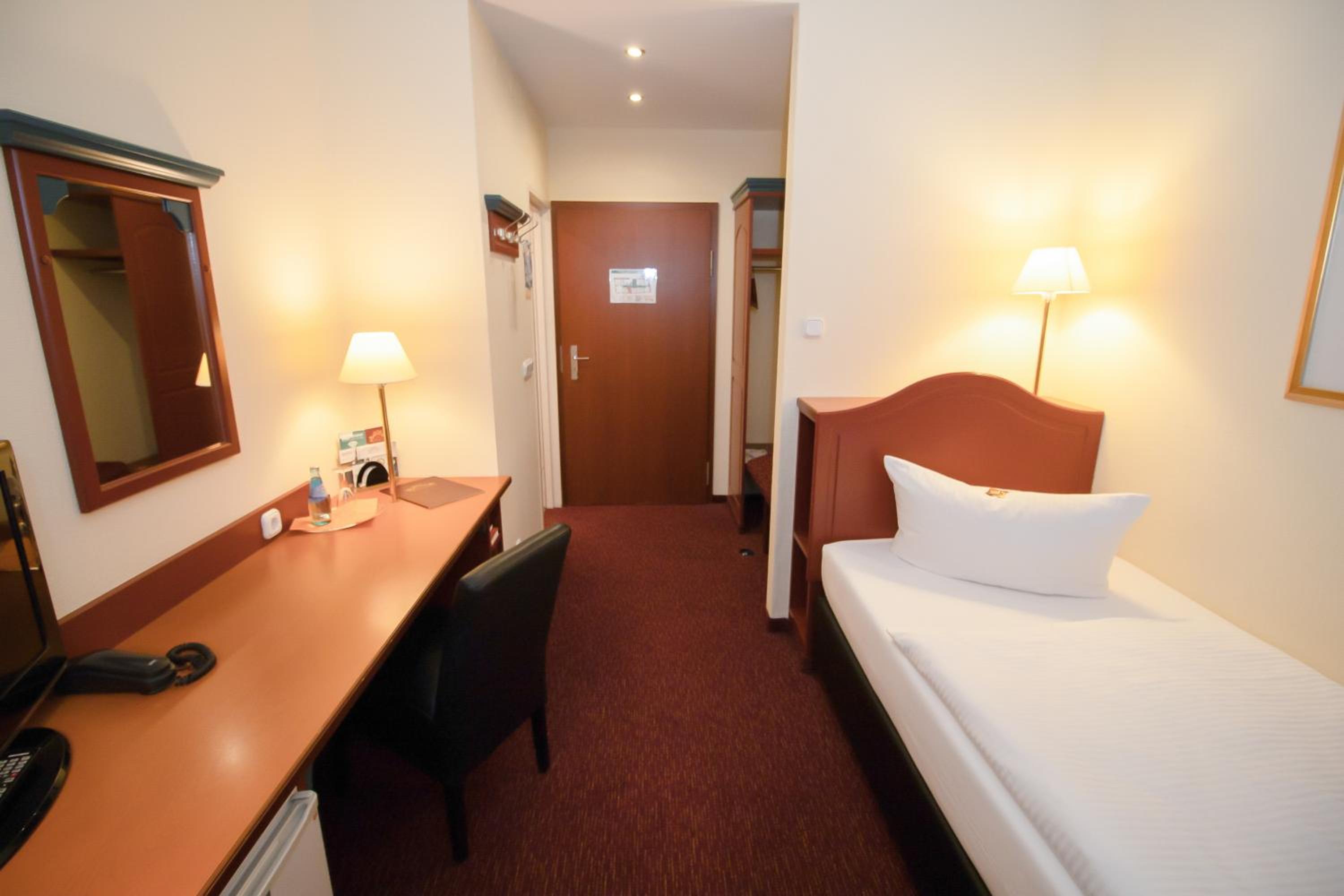 Standard Single Room photo 2