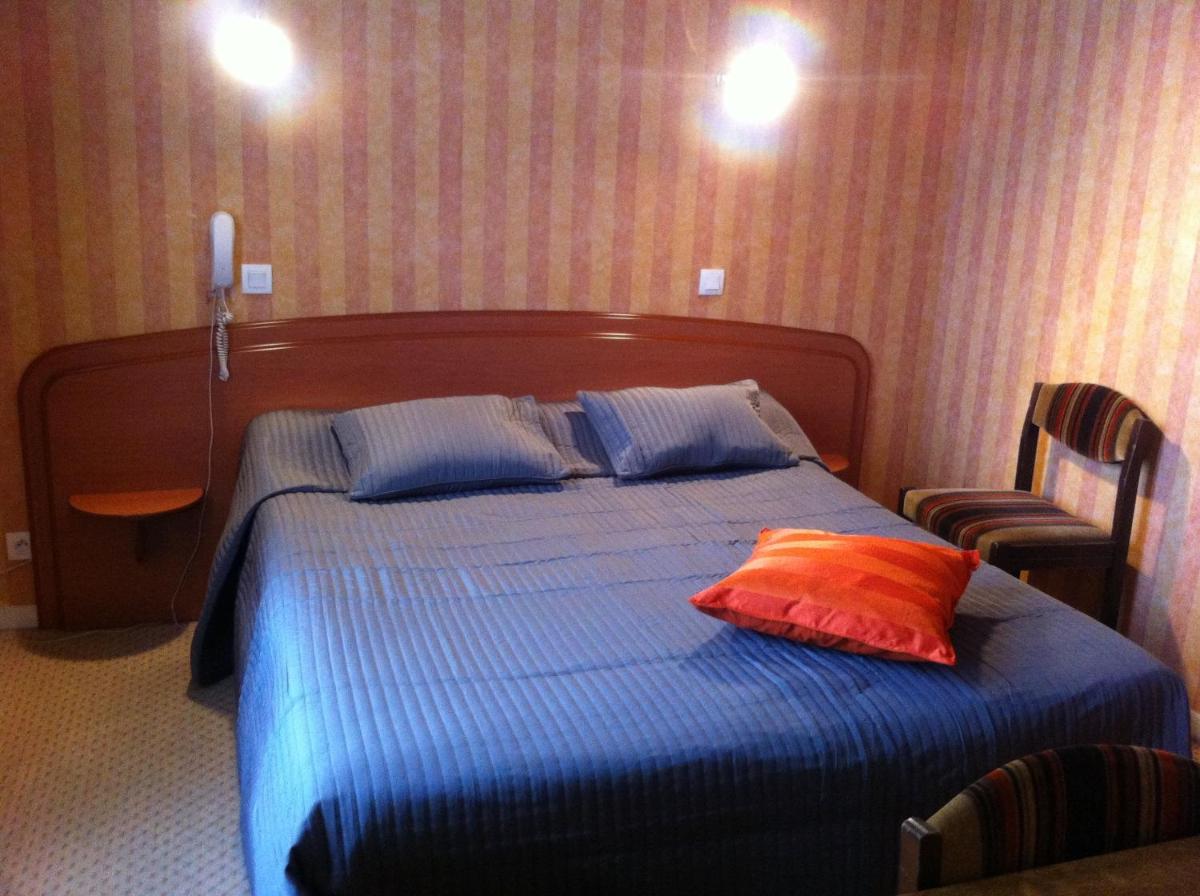 Double Room with Bath photo 1