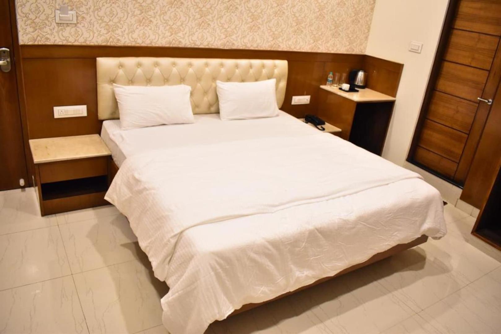 Deluxe Double or Twin Room - Photo 3