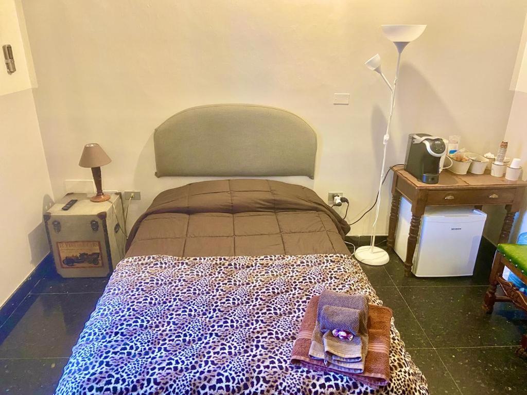 Single Room with Private Bathroom photo 3