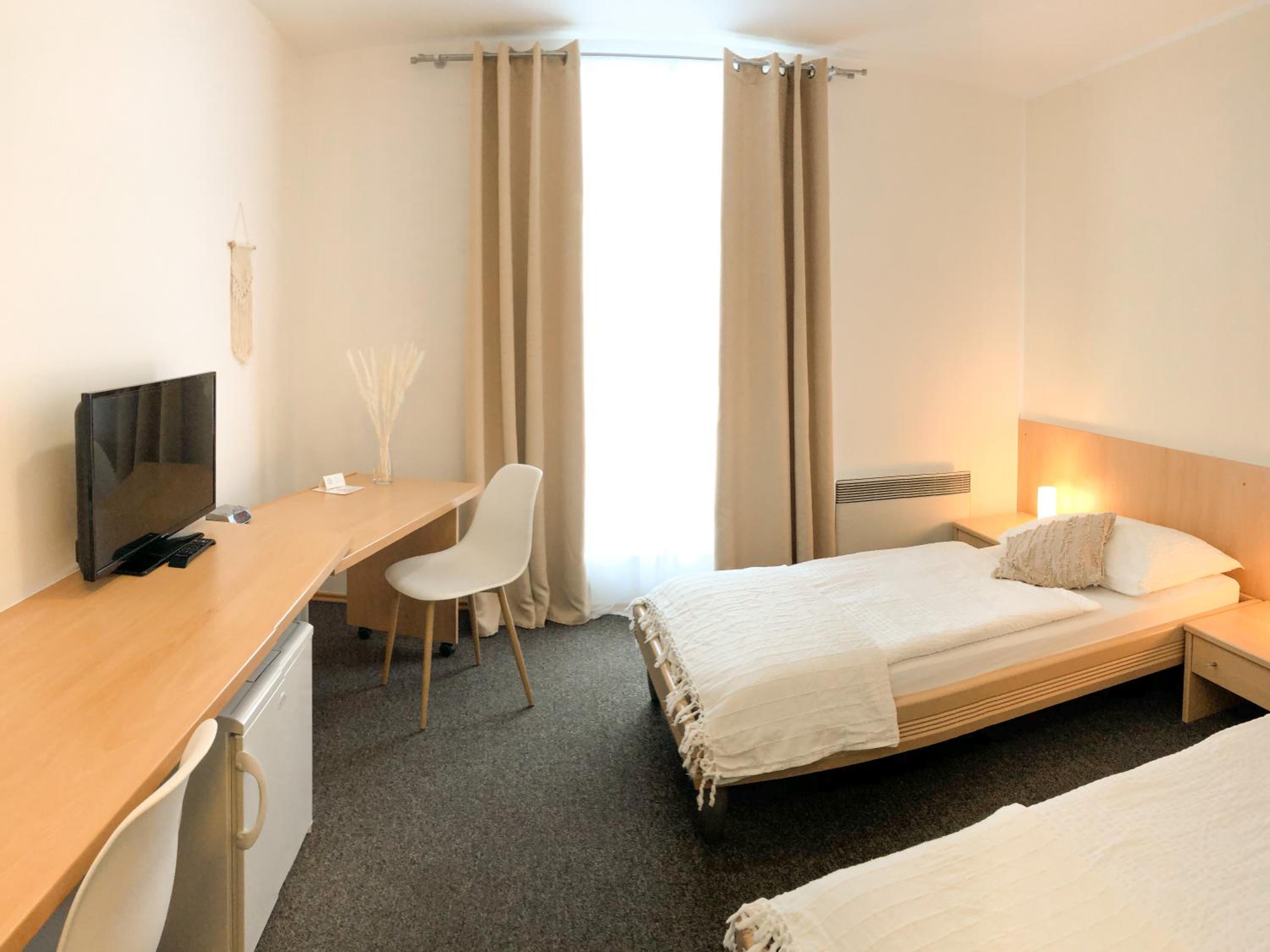 Double Or Twin Room With Private Bathroom photo 3