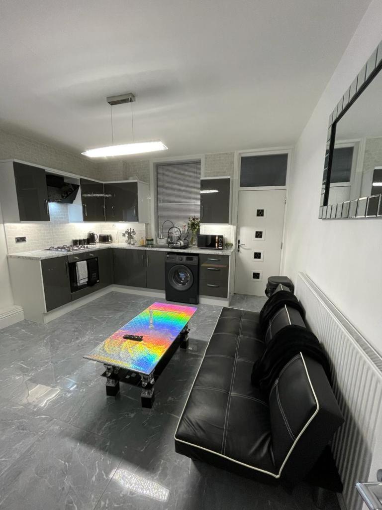 Three-Bedroom Apartment - Photo 14