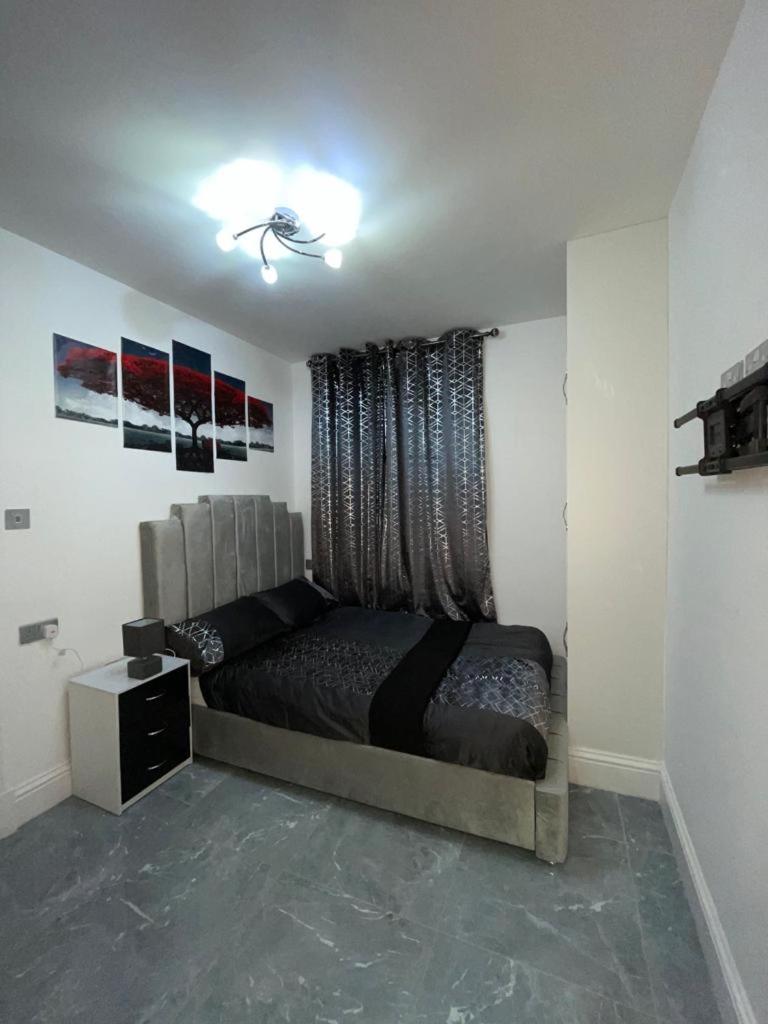 Three-Bedroom Apartment - Photo 19