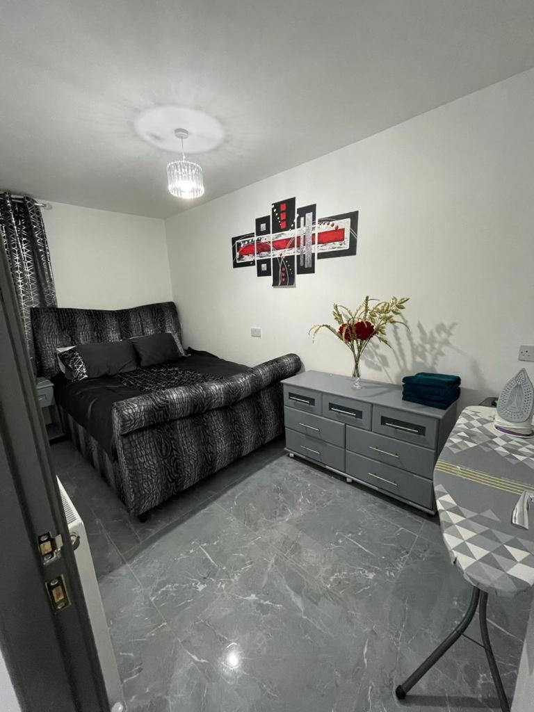Three-Bedroom Apartment - Photo 3