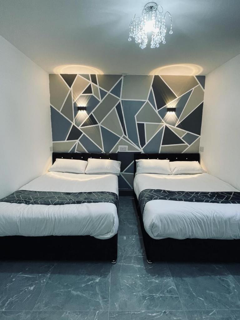 Three-Bedroom Apartment - Photo 11