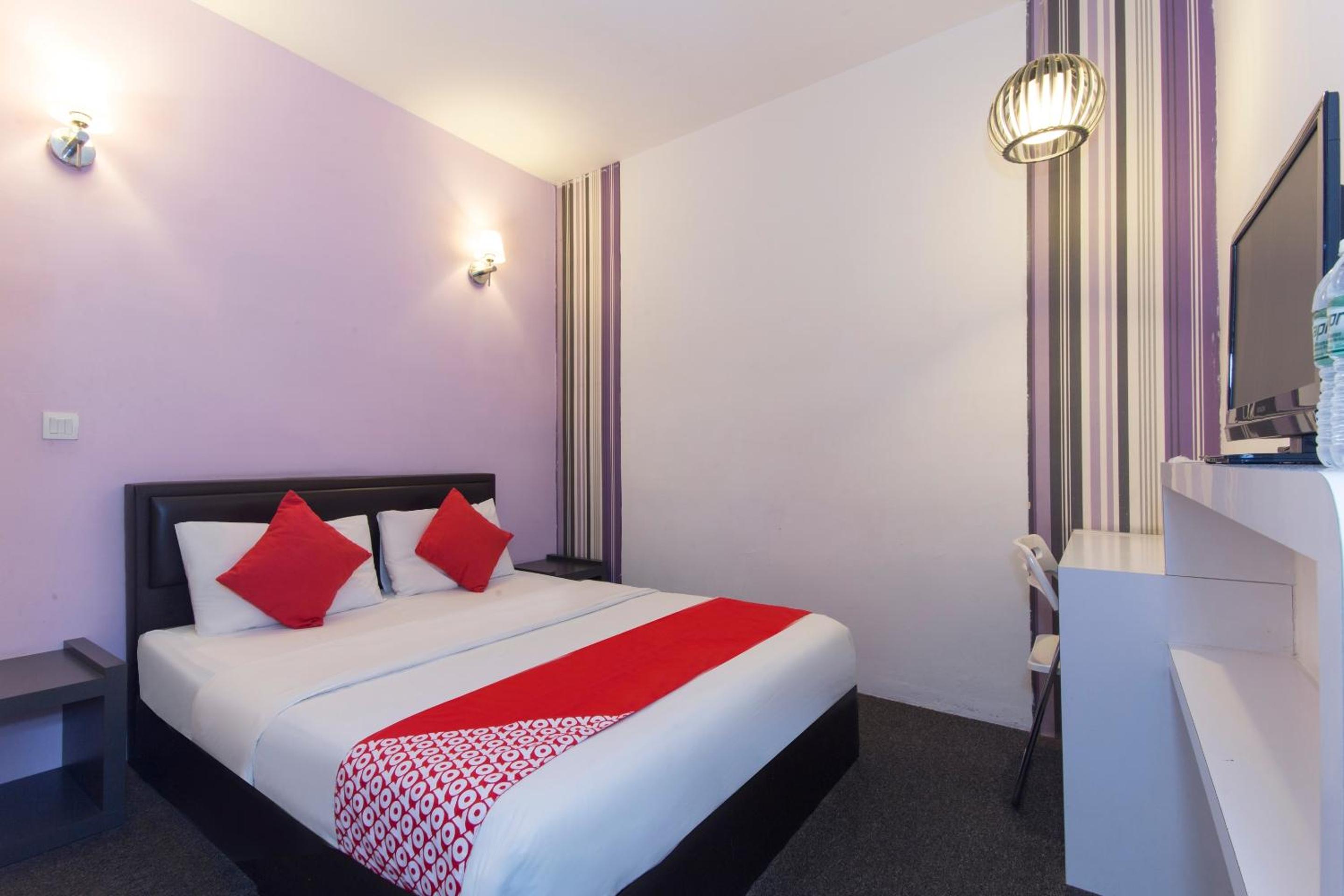 Standard Queen Room