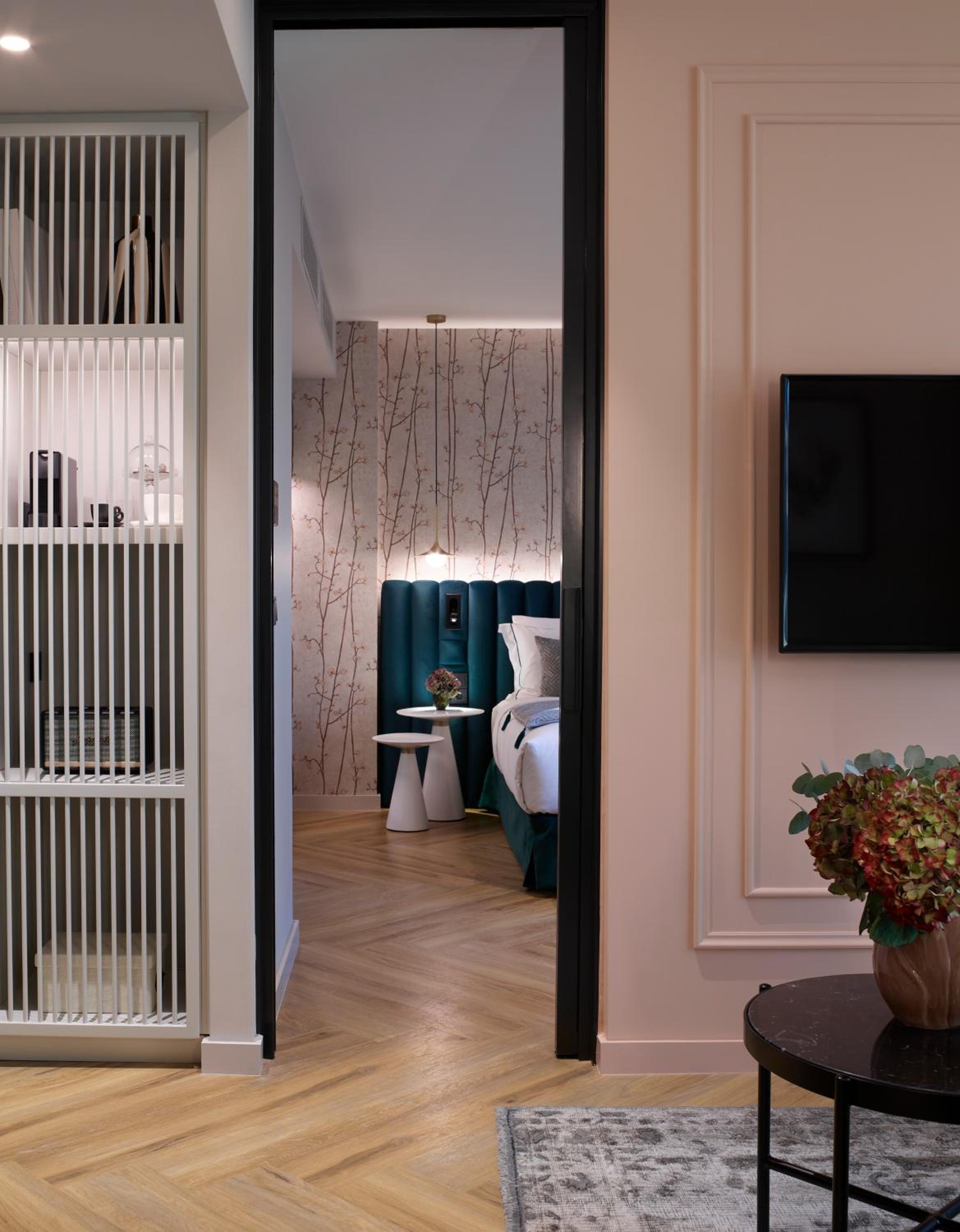 Superior King Suite photo 1