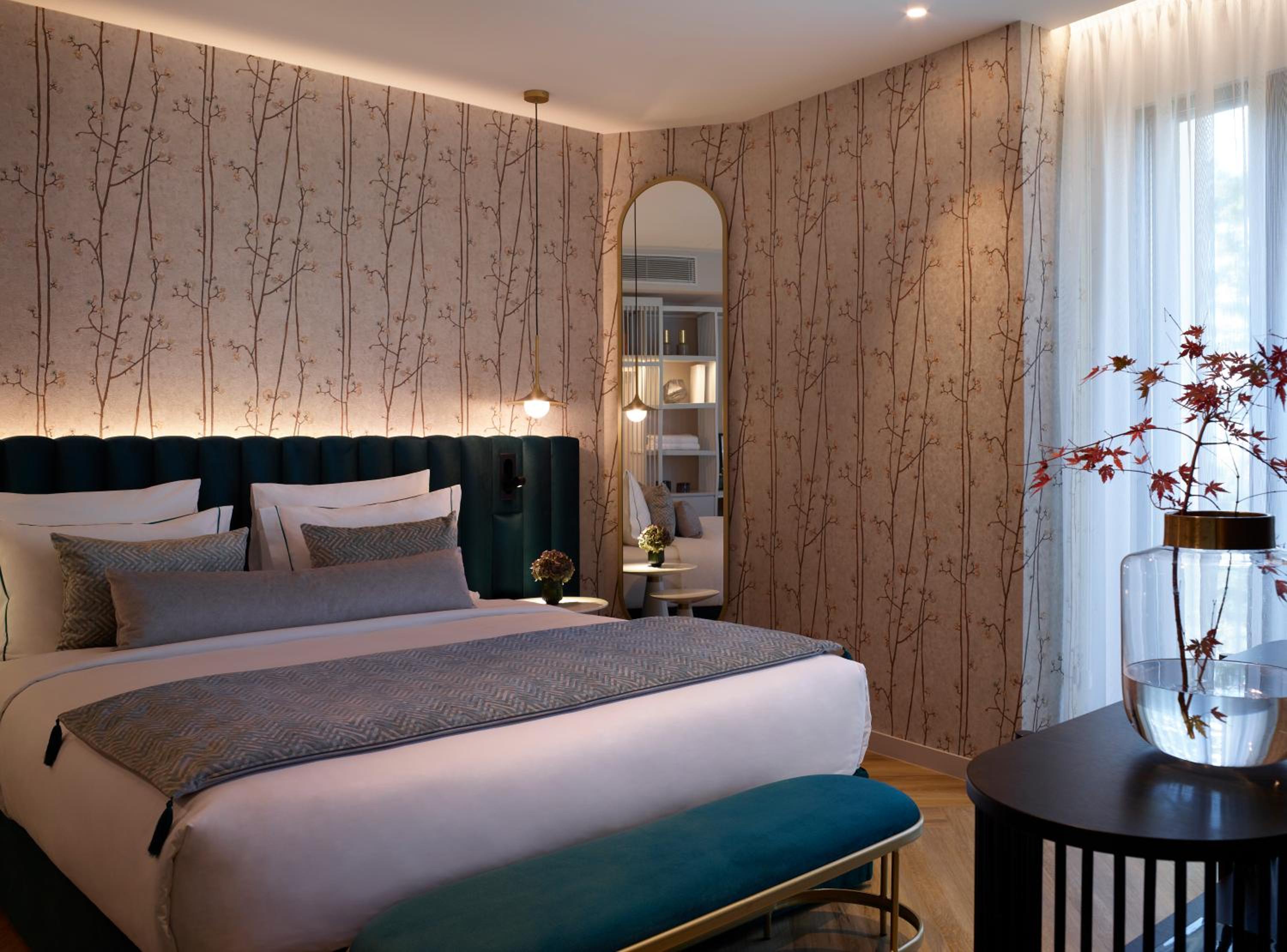 Superior King Suite photo 2