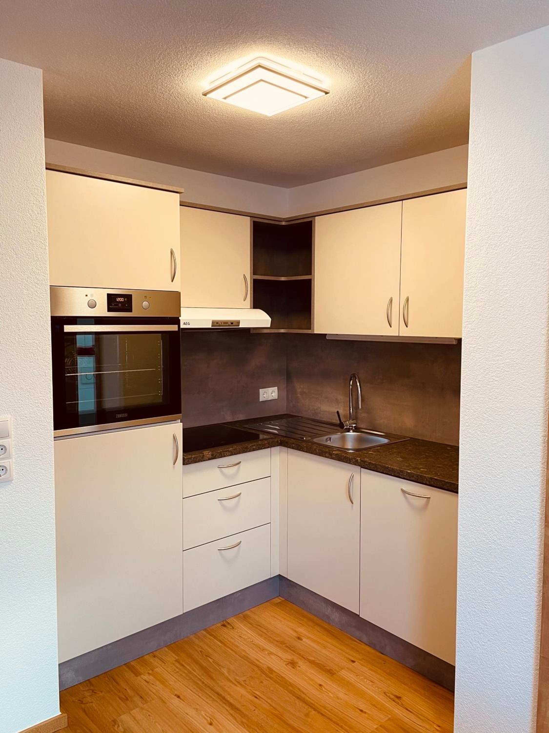 Apartment with Mountain View photo 2