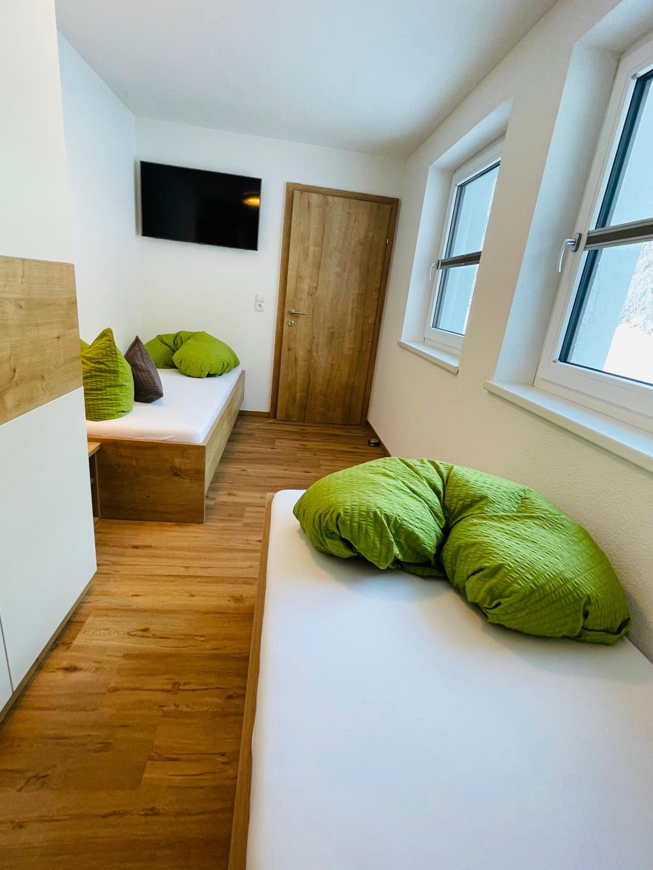 Apartment with Mountain View photo 3