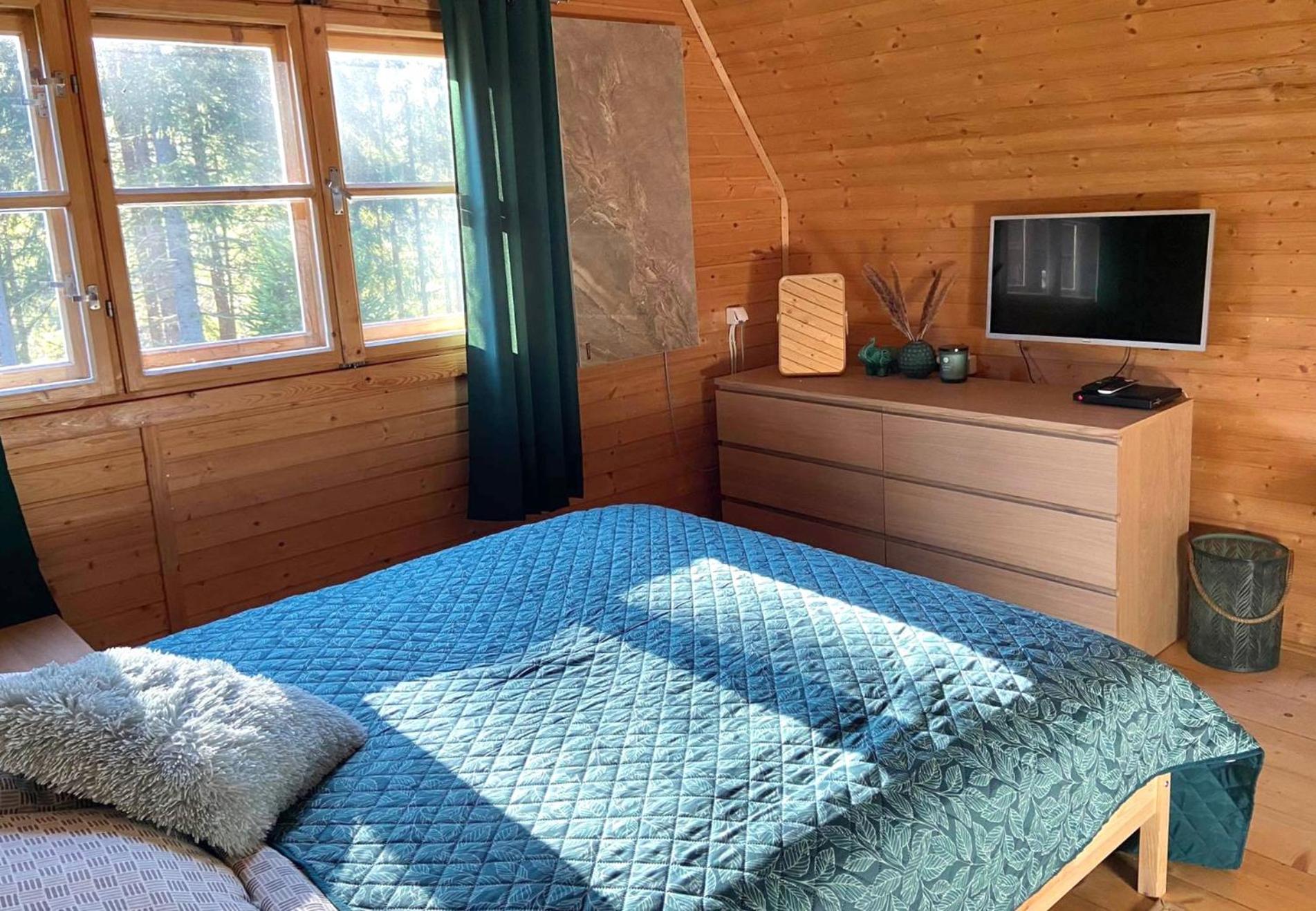 Three-Bedroom House photo 2
