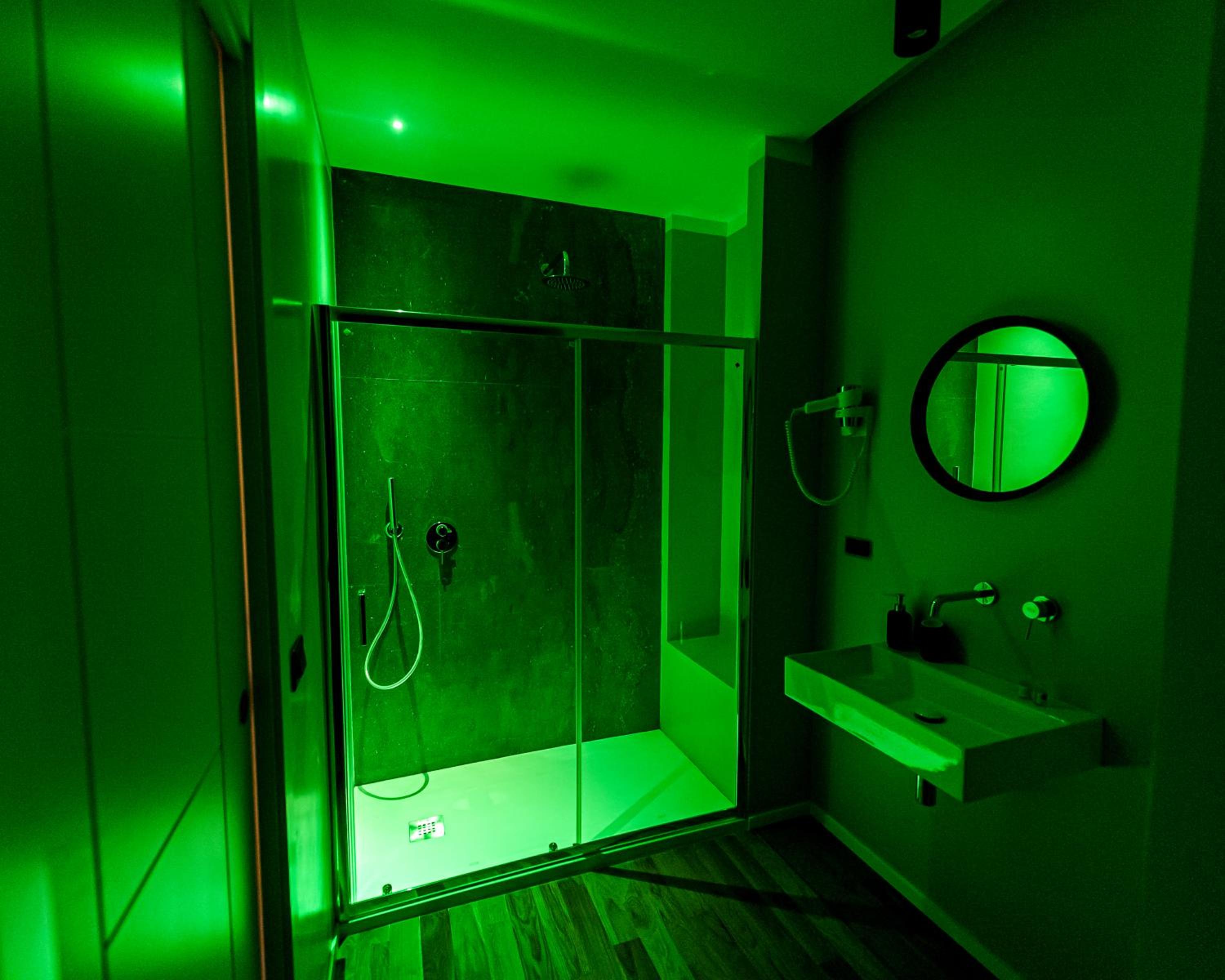 Deluxe Double Room - Photo 17