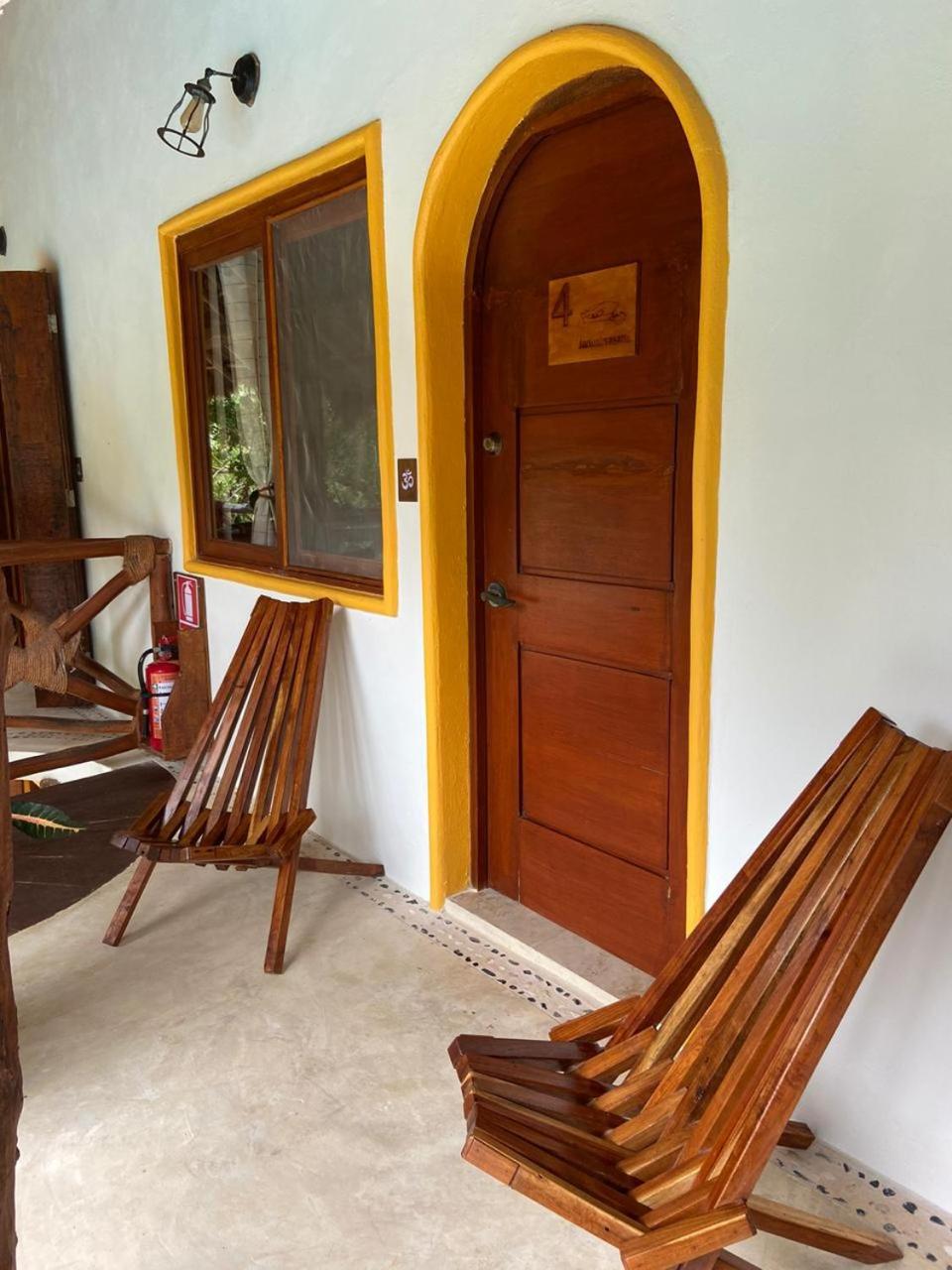 Junior Suite with Pool View - Photo 4
