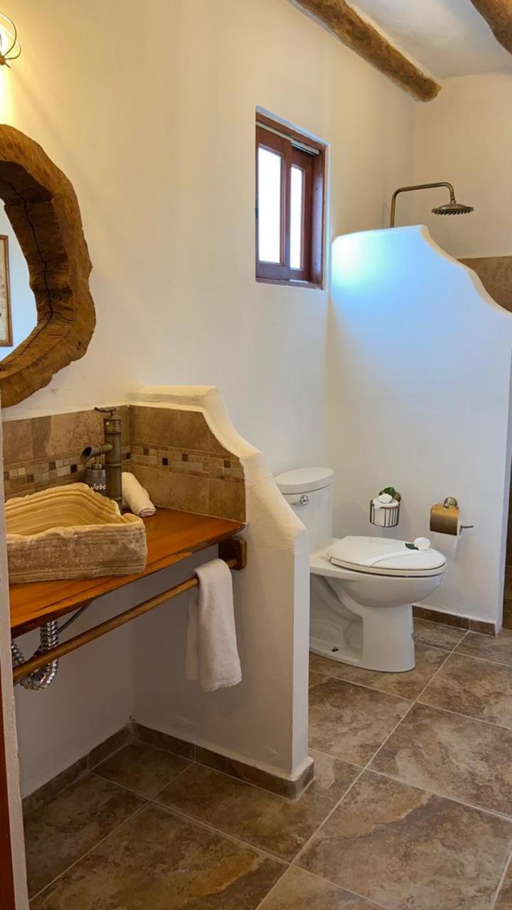 Junior Suite with Pool View - Photo 7