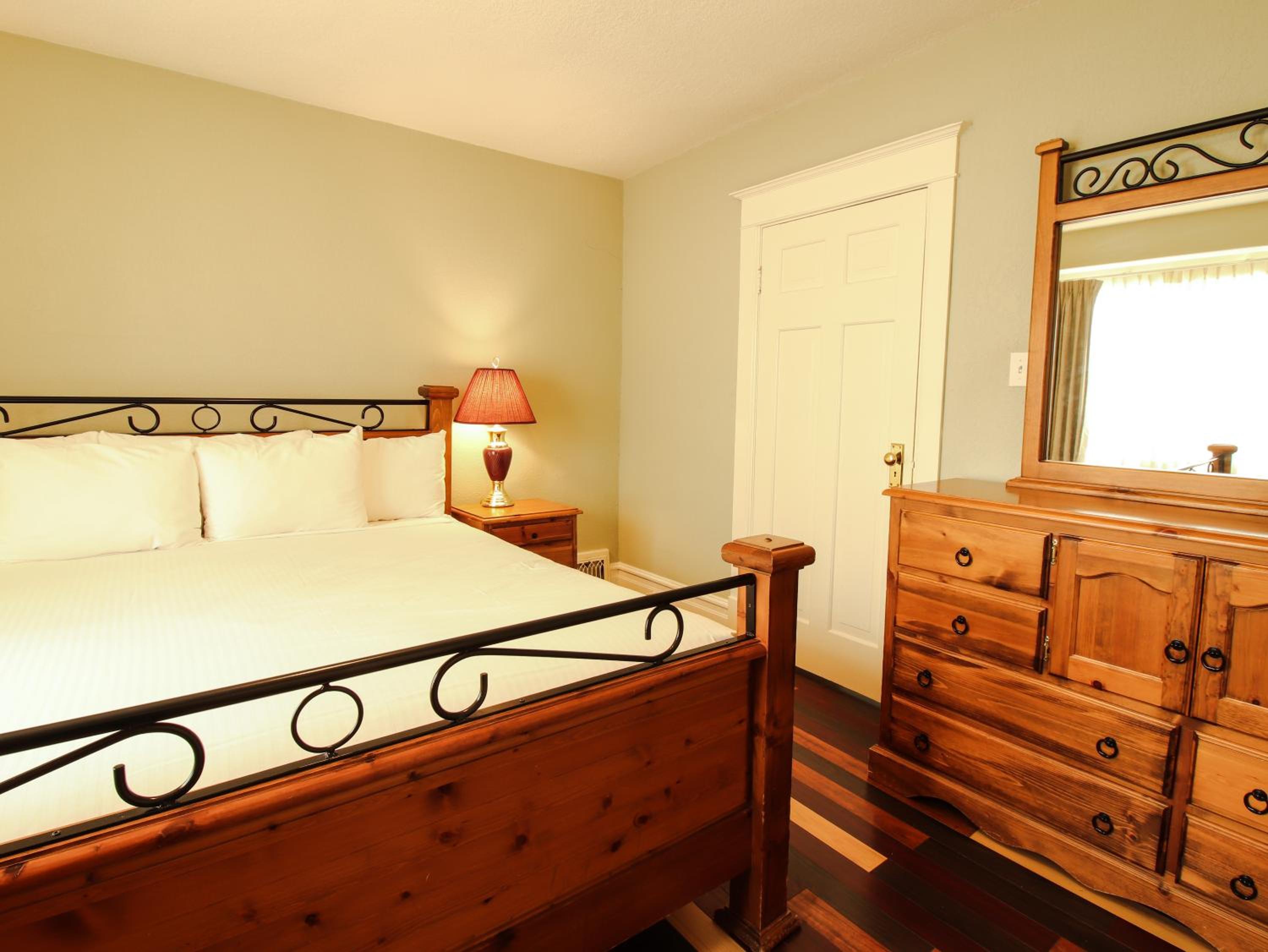 One-Bedroom Suite photo 1