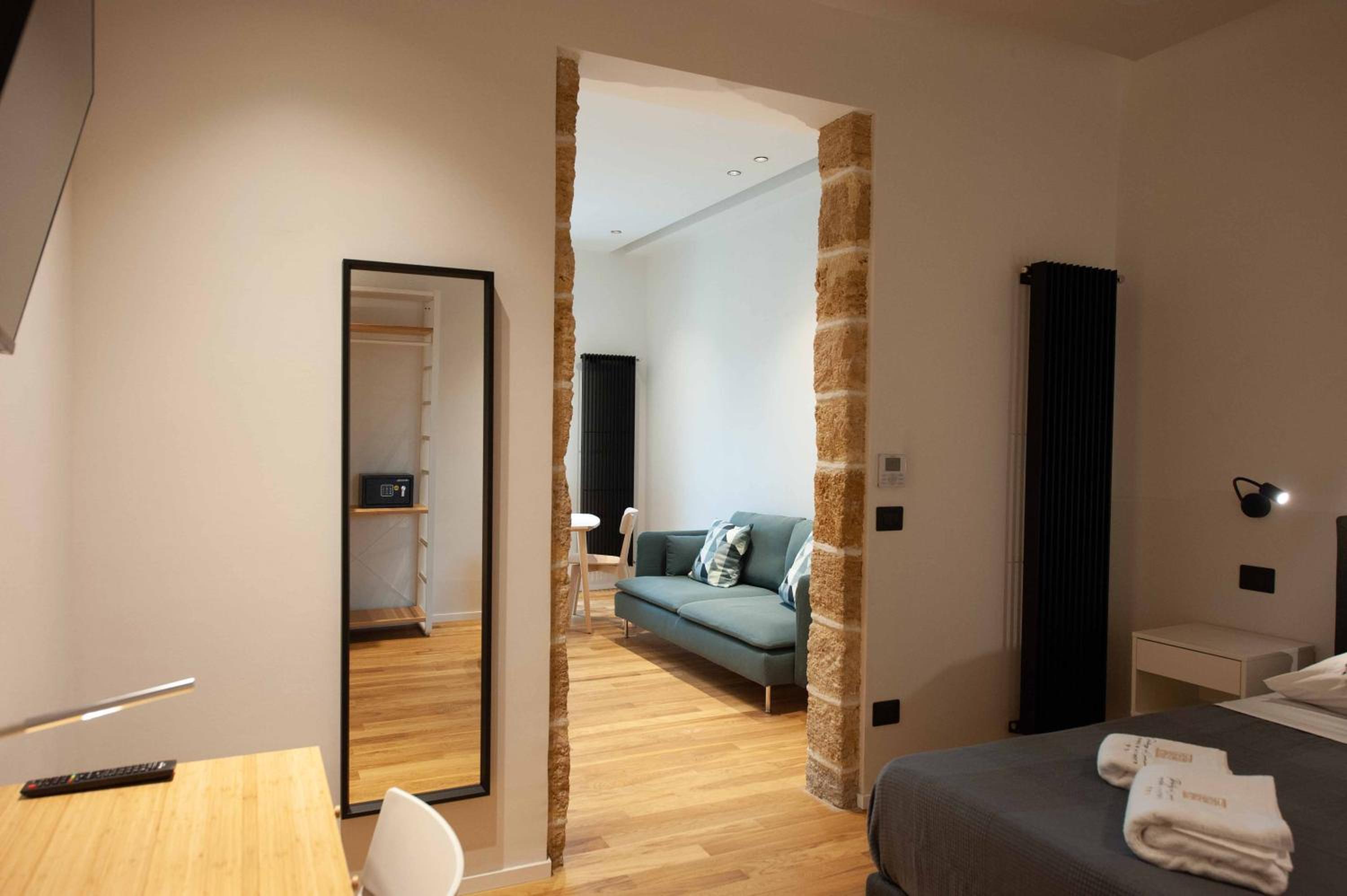 Deluxe Double Room with Balcony - Photo 1