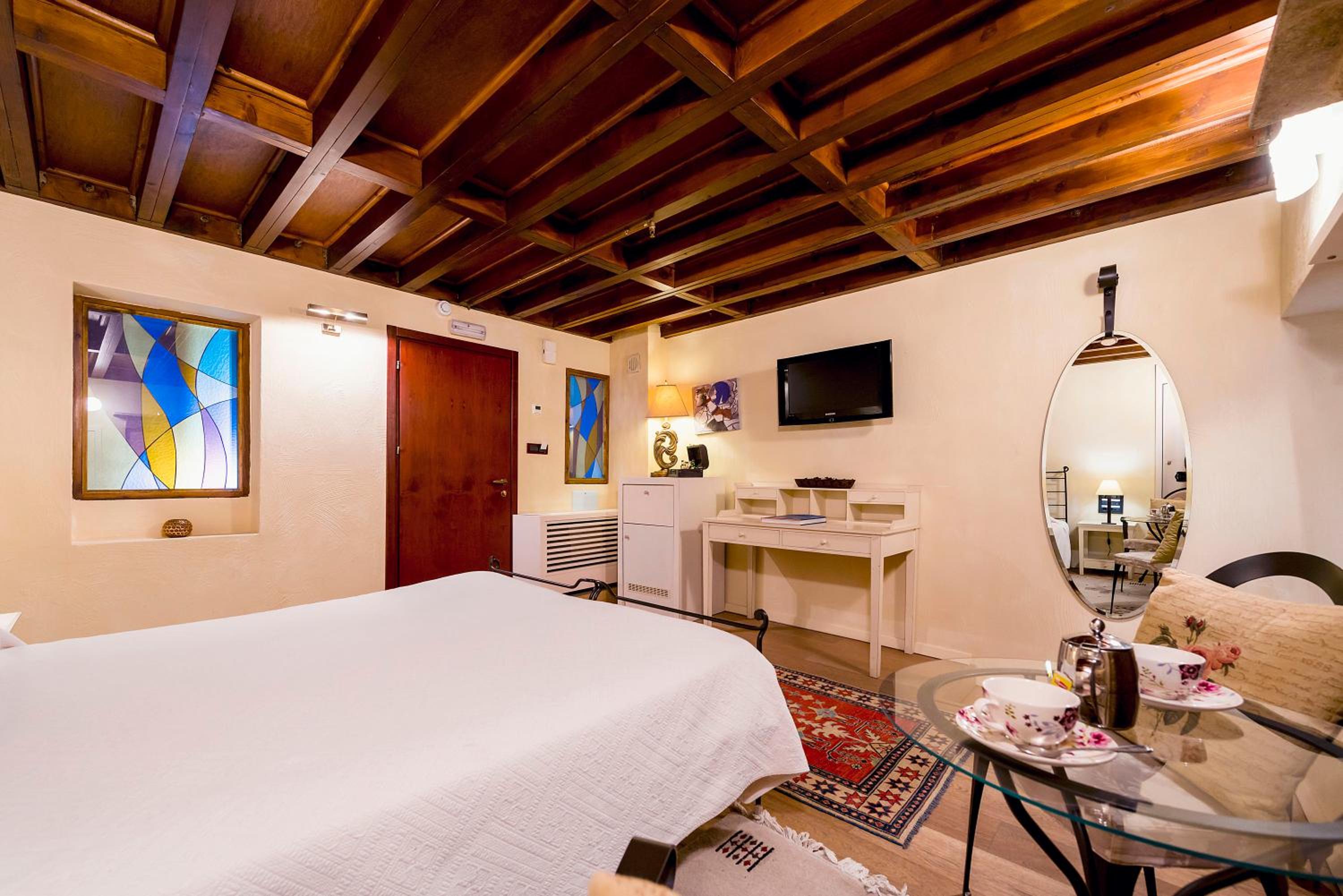 Mythos Junior Suite with Spa Tub - Photo 9