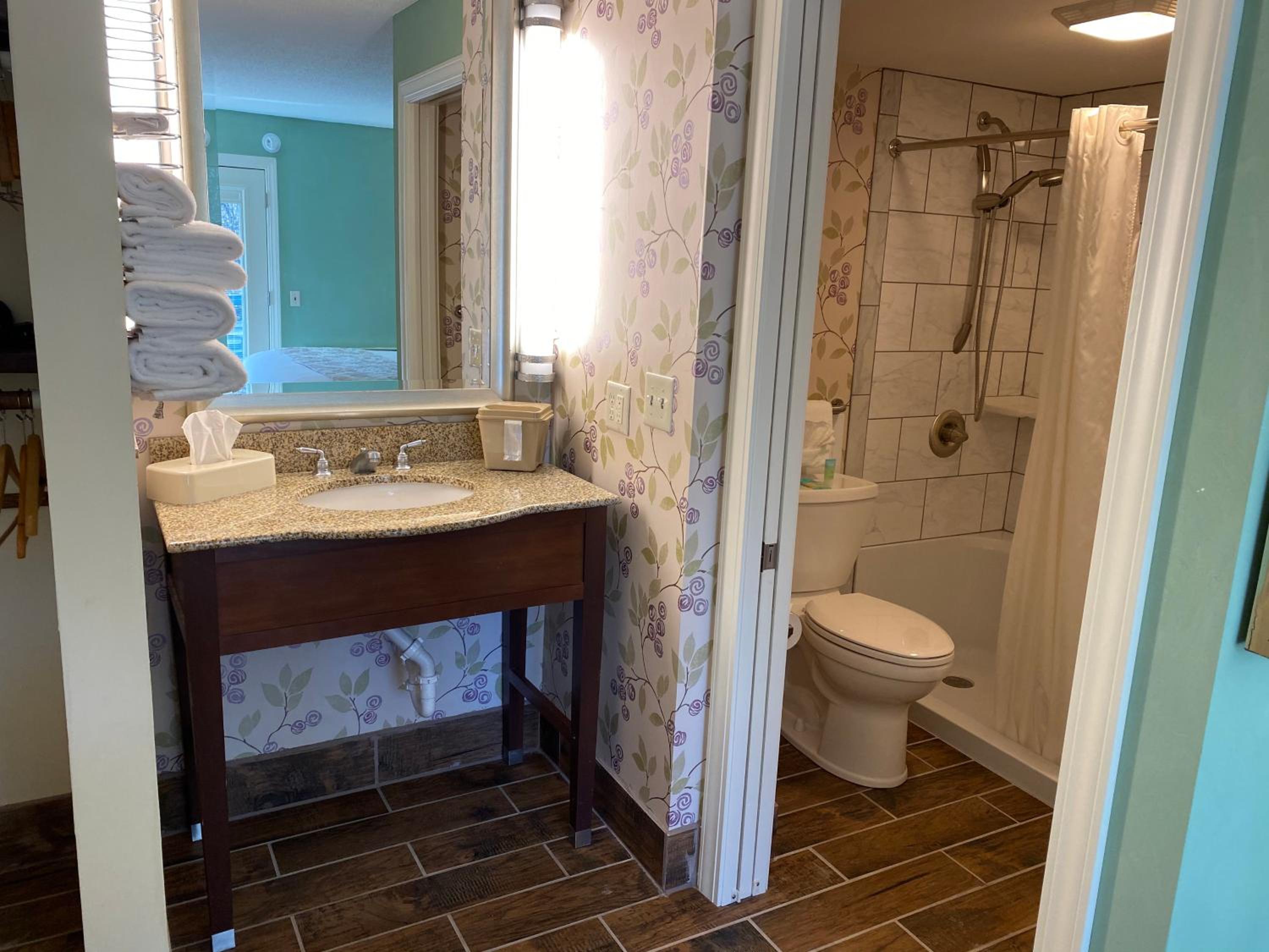 King Room - Disability Access photo 2