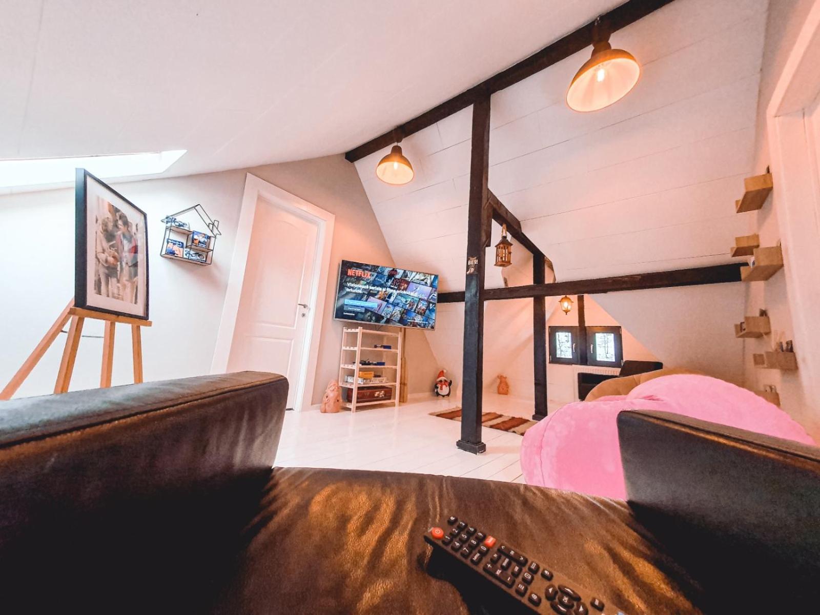 Five-Bedroom House - Photo 32