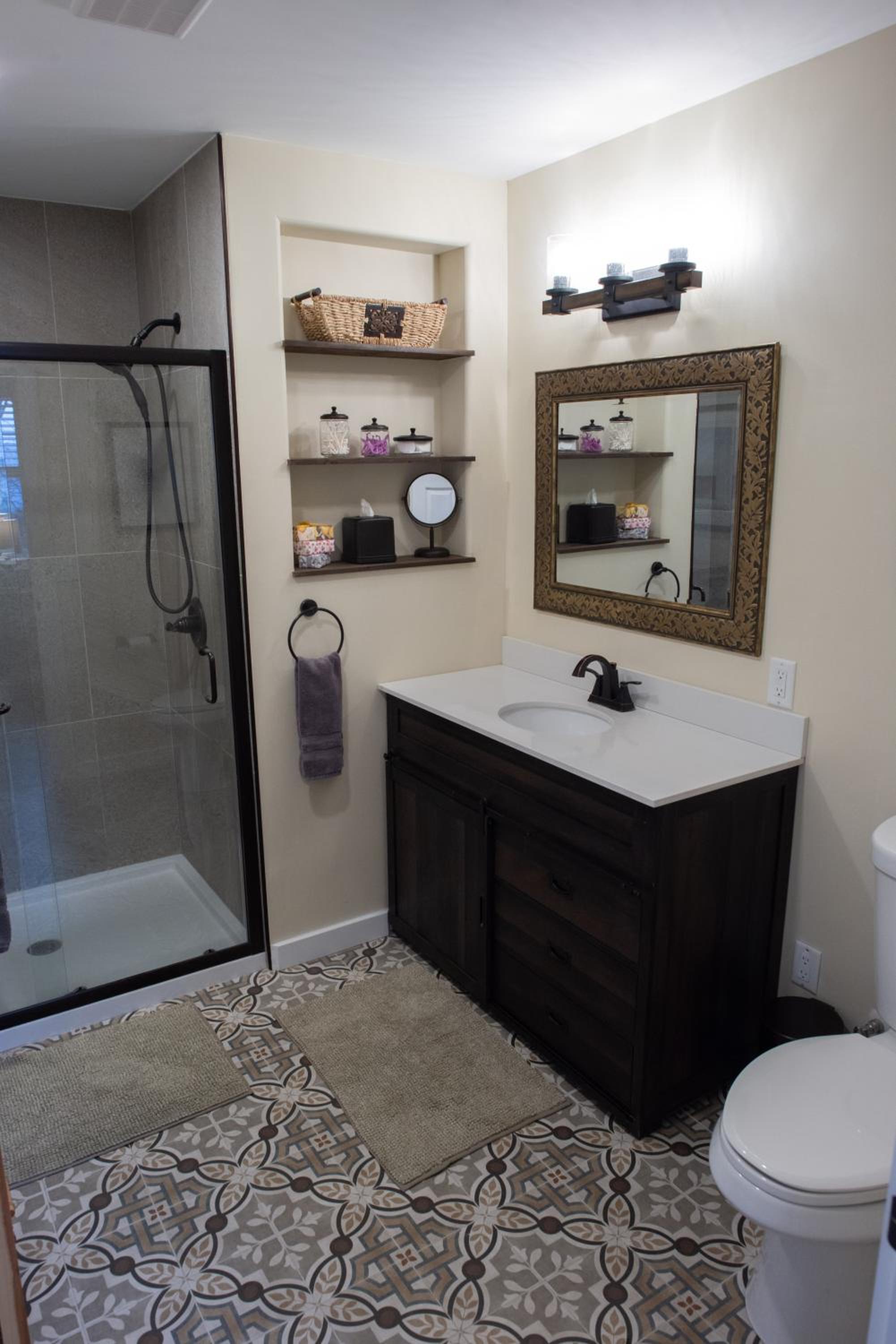 Deluxe King Suite photo 3