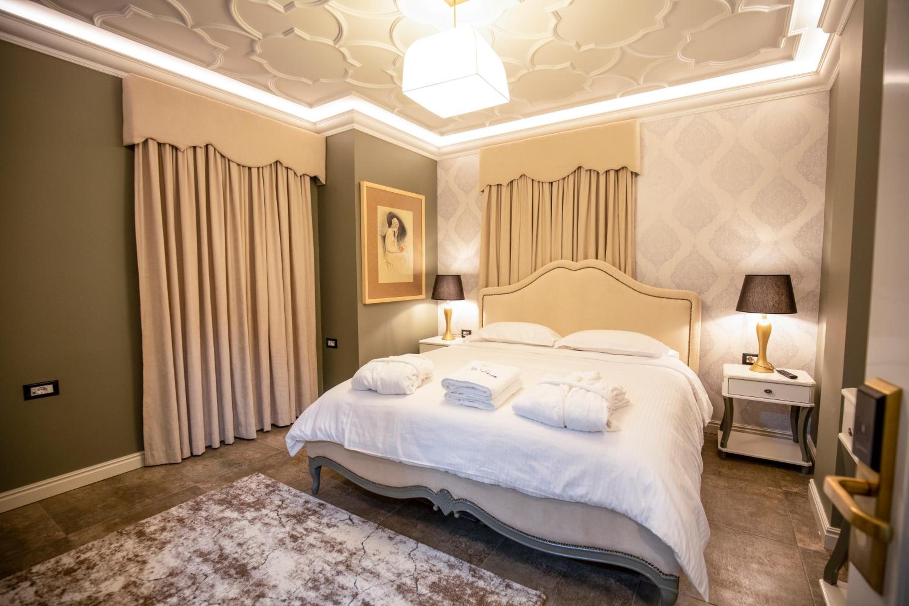 Standard Queen Room photo 1