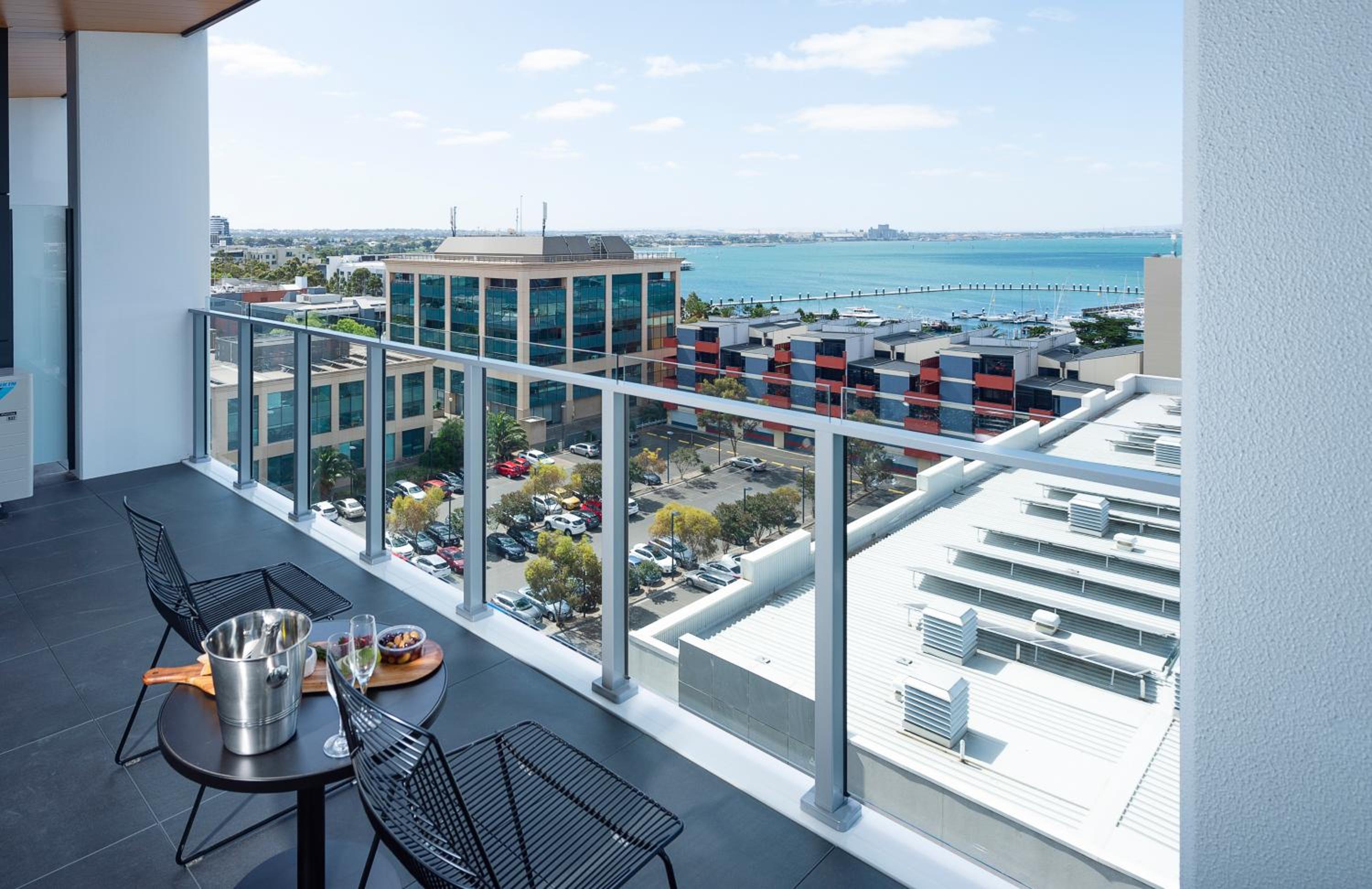 One-Bedroom Apartment with Ocean View - Photo 3