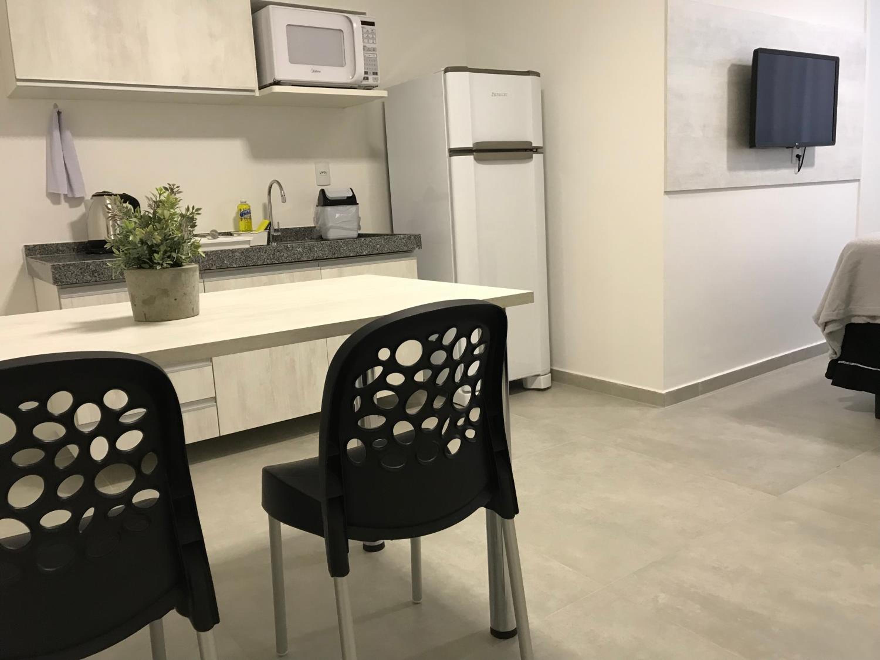 Studio Apartment - Photo 13