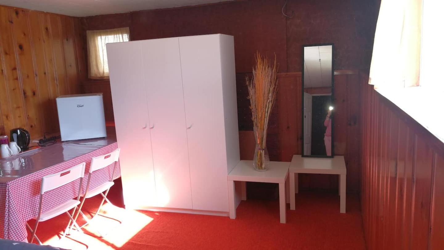 Double Room with Shared Bathroom photo 2