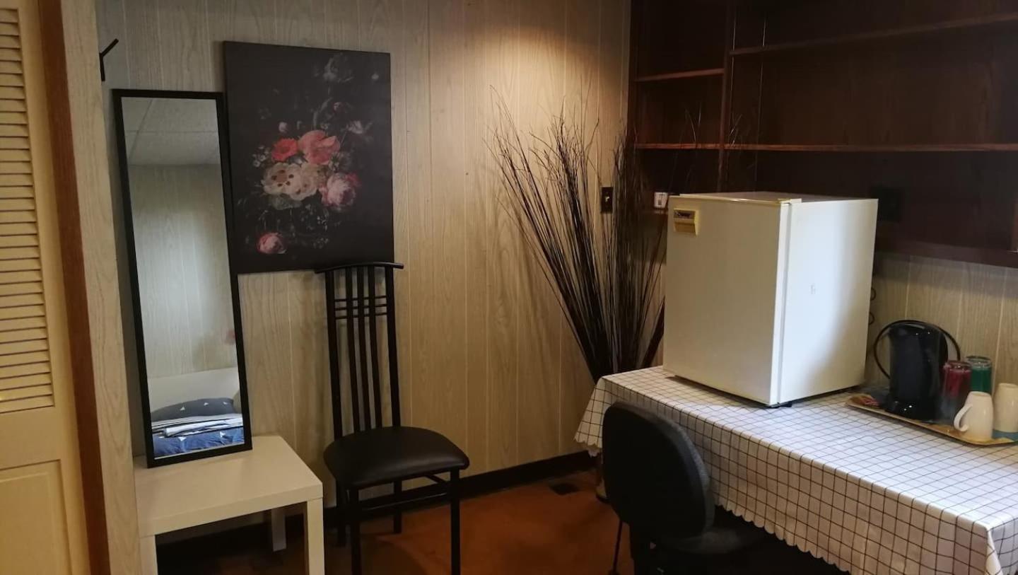 Double Room with Shared Bathroom photo 2