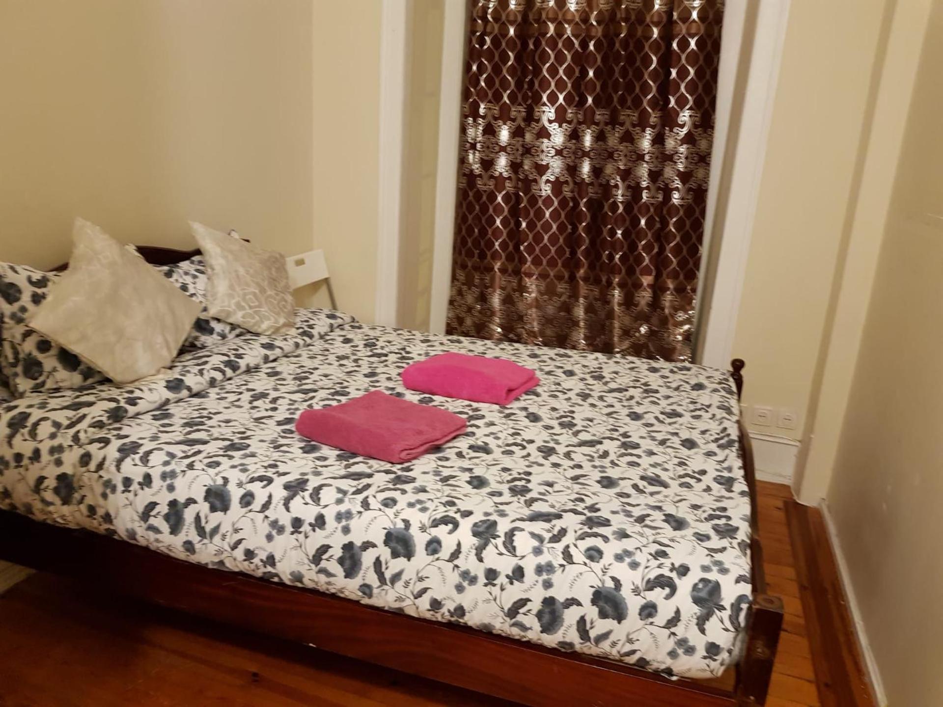 Double Room with Balcony - Photo 4