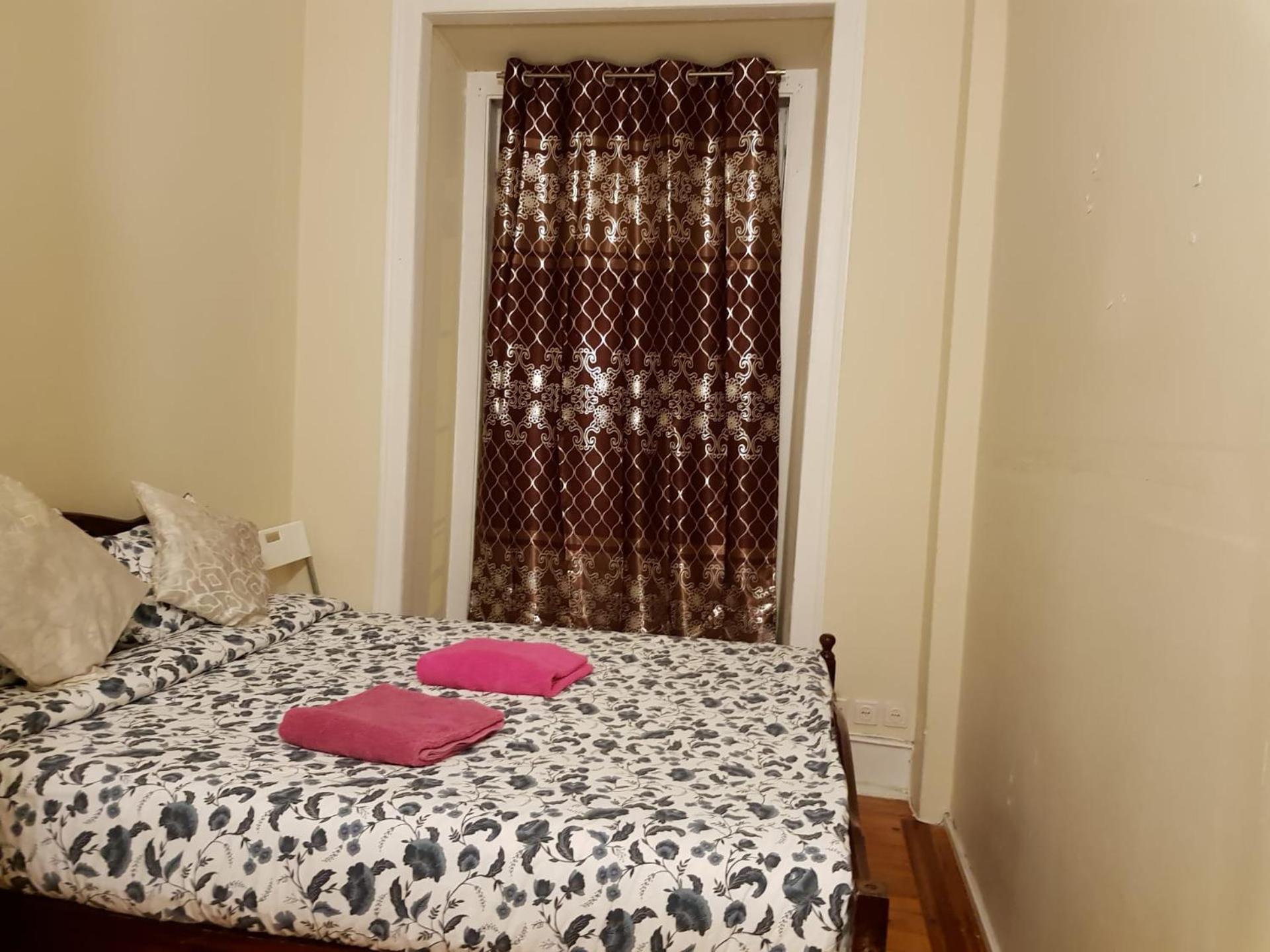 Double Room with Balcony - Photo 5