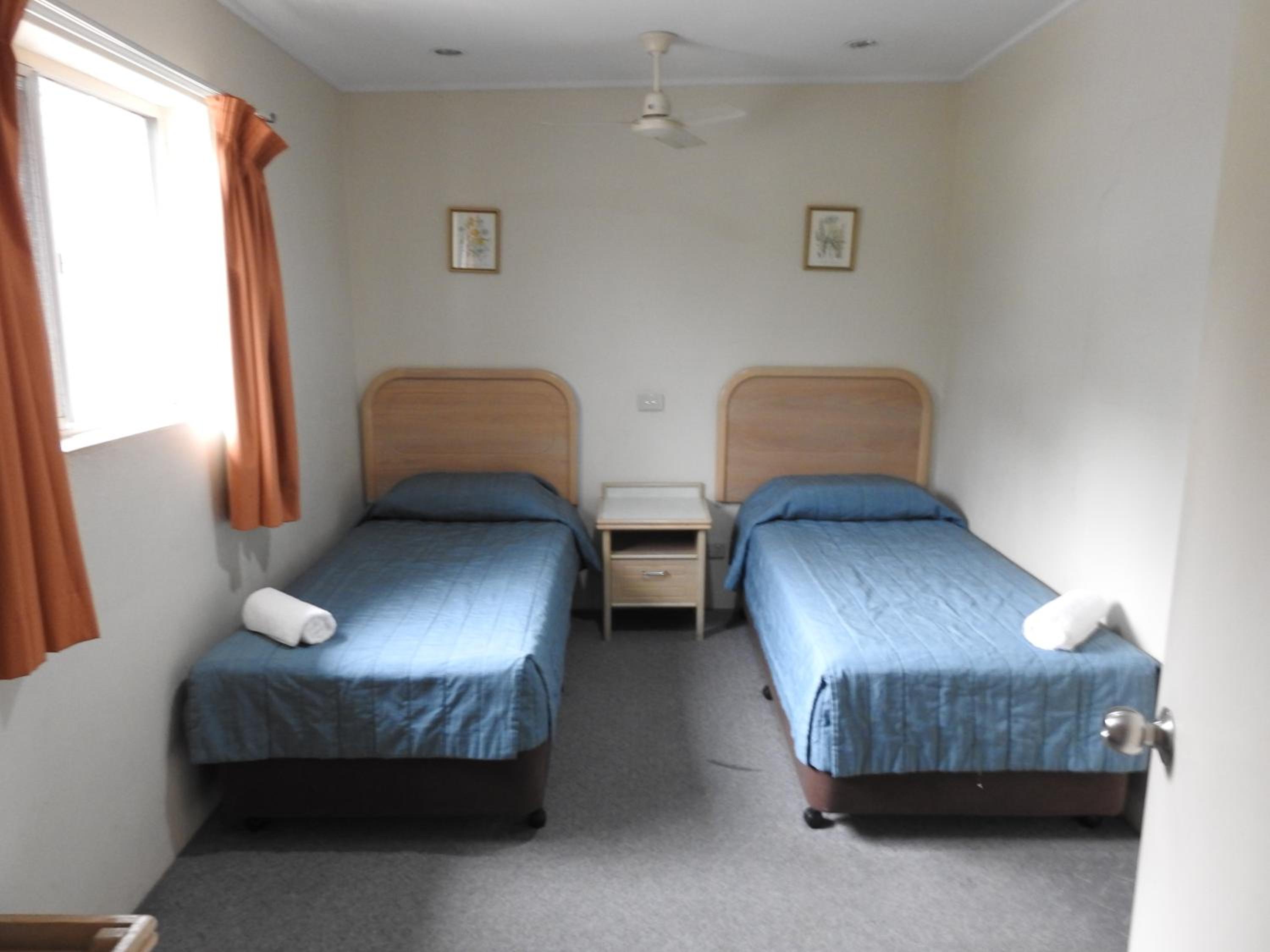 Two Bedroom Triple Share - Photo 2