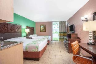 Superior Double Room with Two Double Beds photo 2