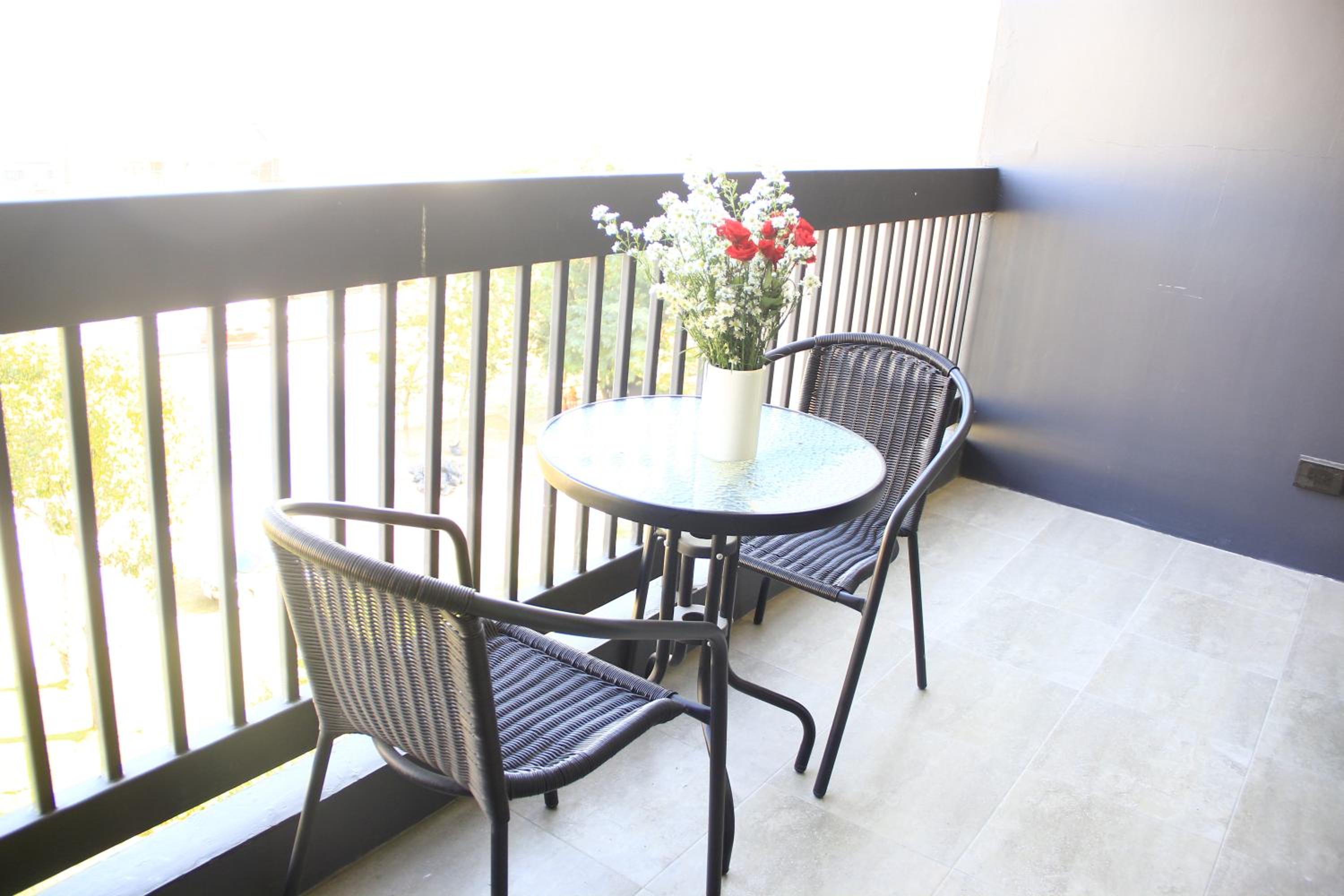 Studio Apartment - Photo 3