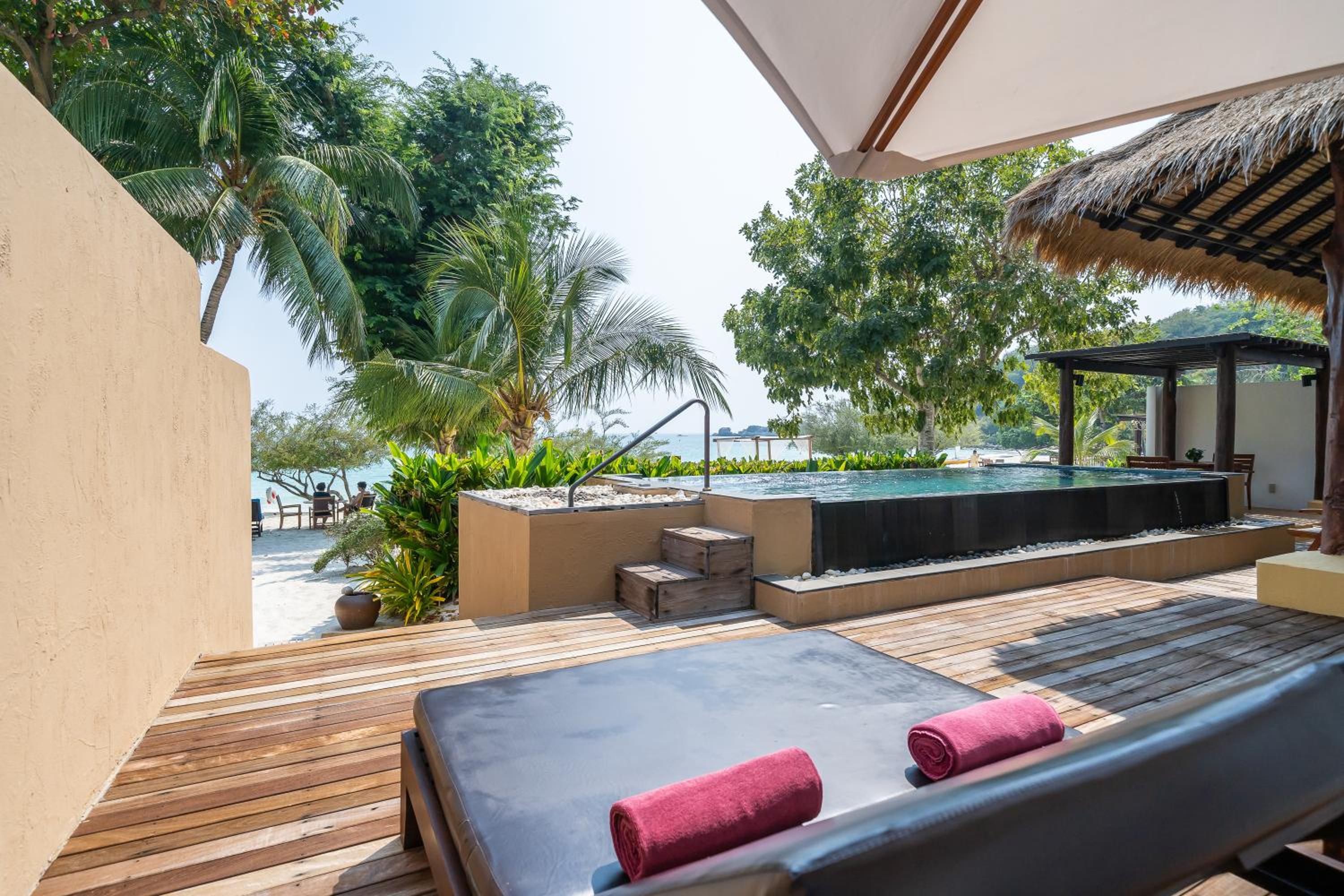 Beach Front Villa with Private Pool - Photo 13