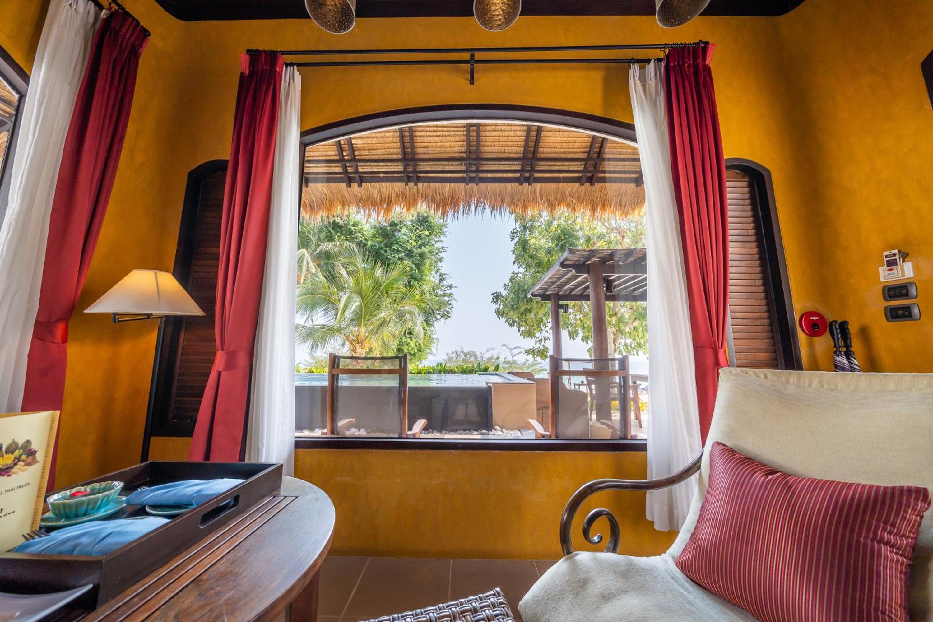 Beach Front Villa with Private Pool - Photo 10