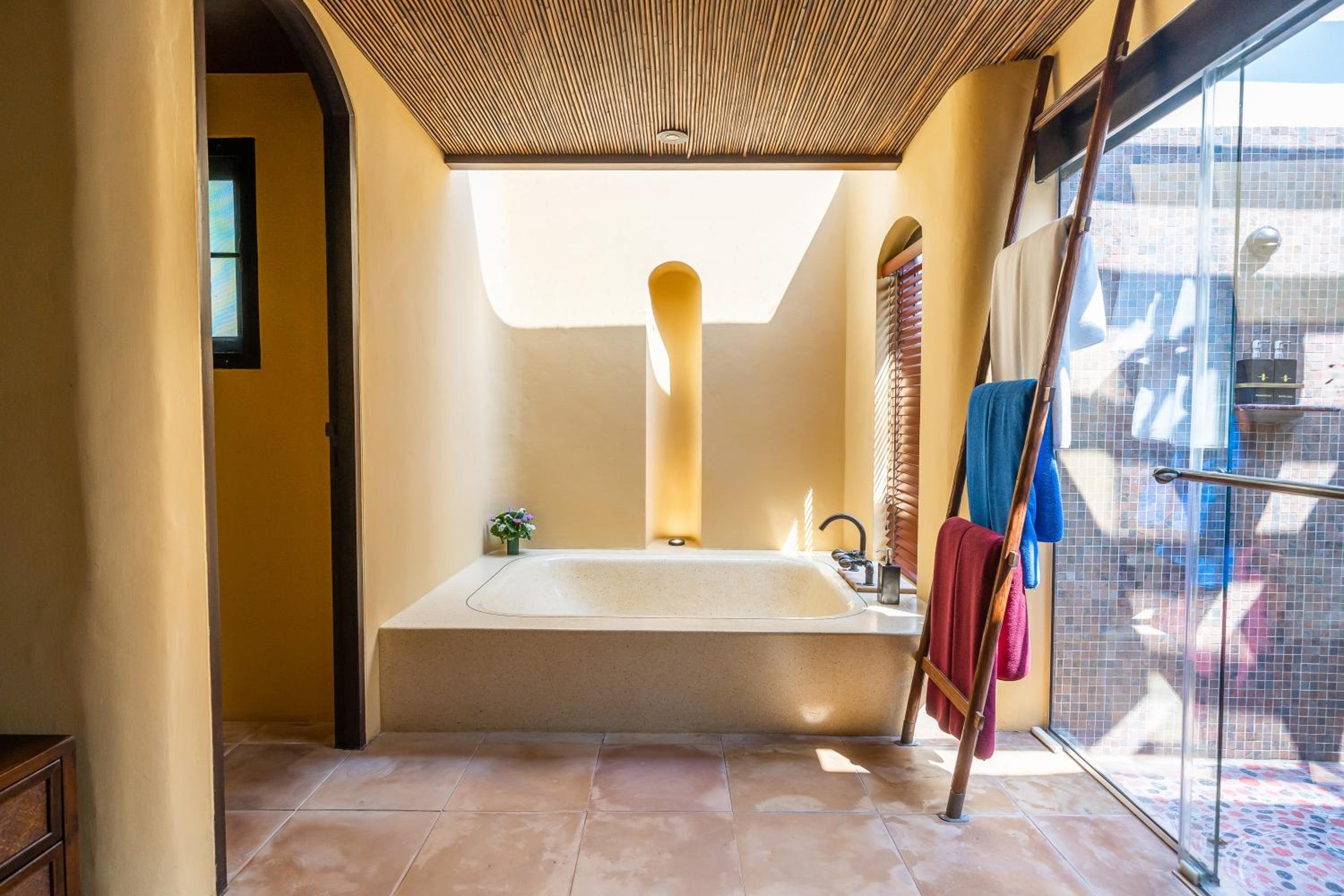 Beach Front Villa with Private Pool - Photo 7