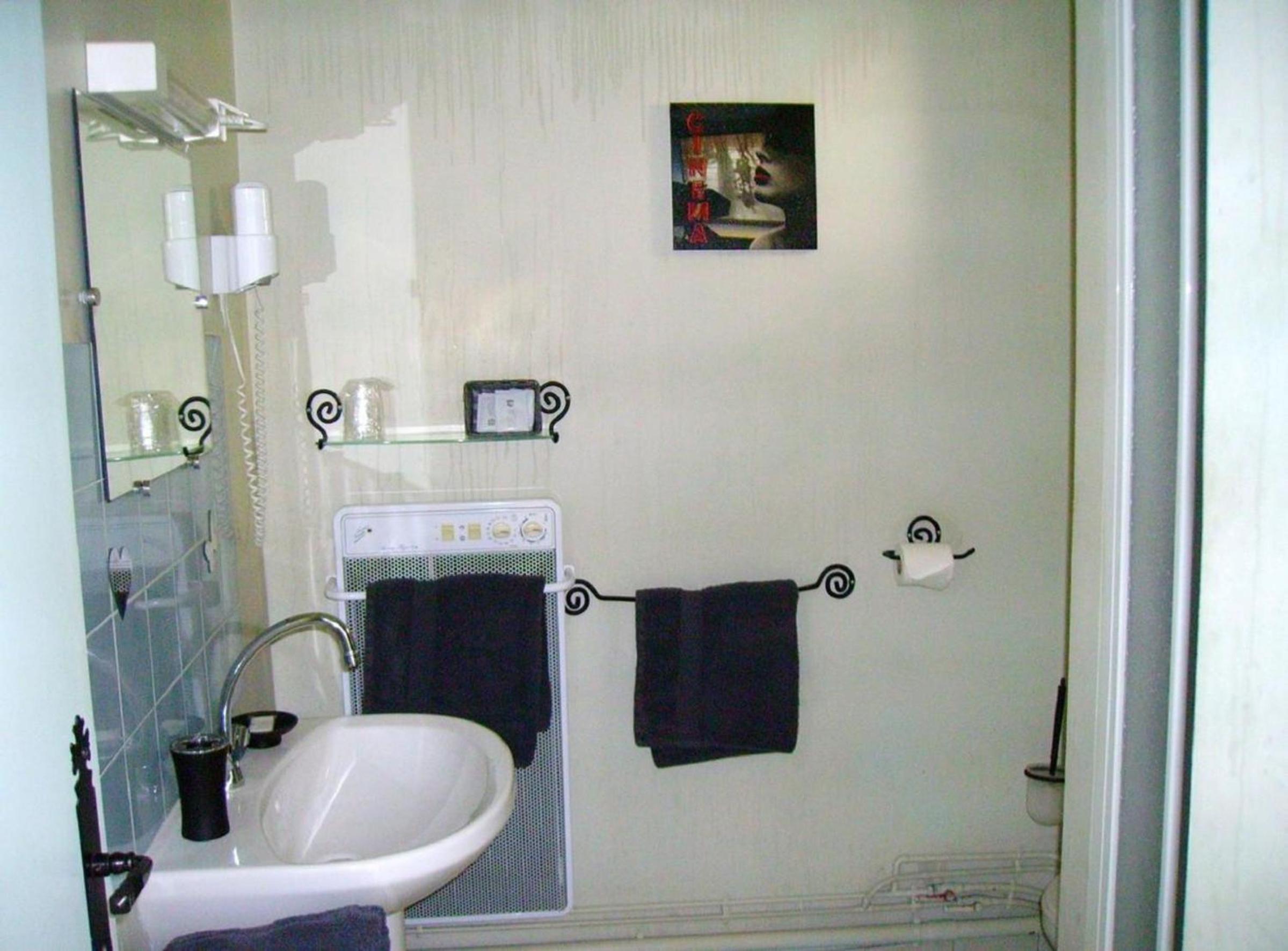 Basic Triple Room photo 2