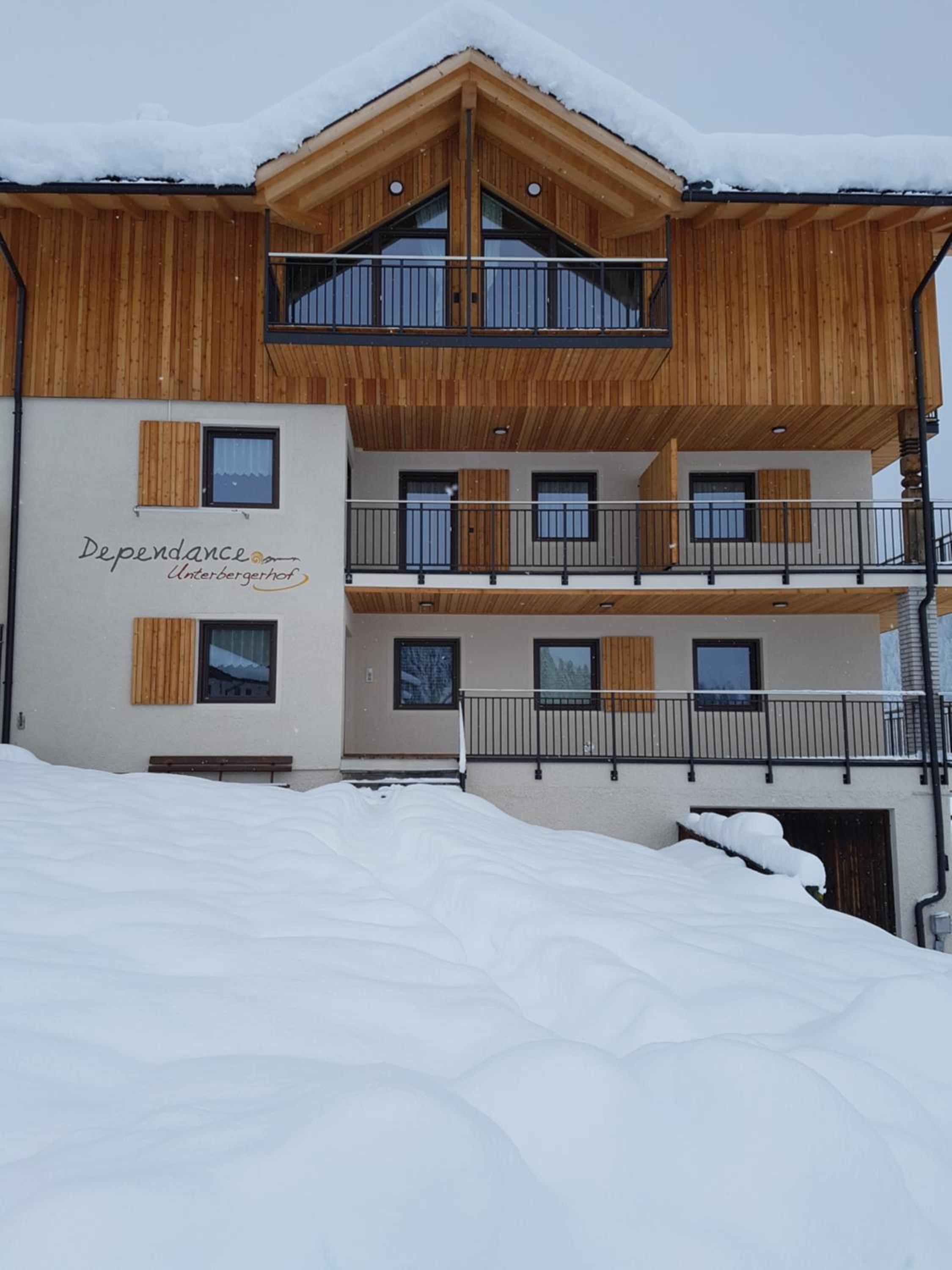 Quadruple Room with Balcony - Photo 6