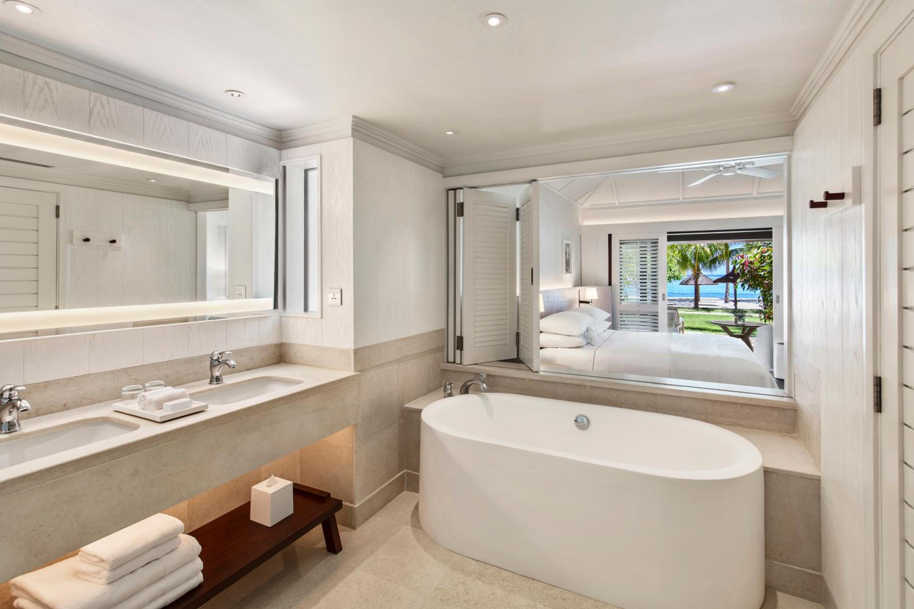 Junior Suite with Ocean View - Photo 4