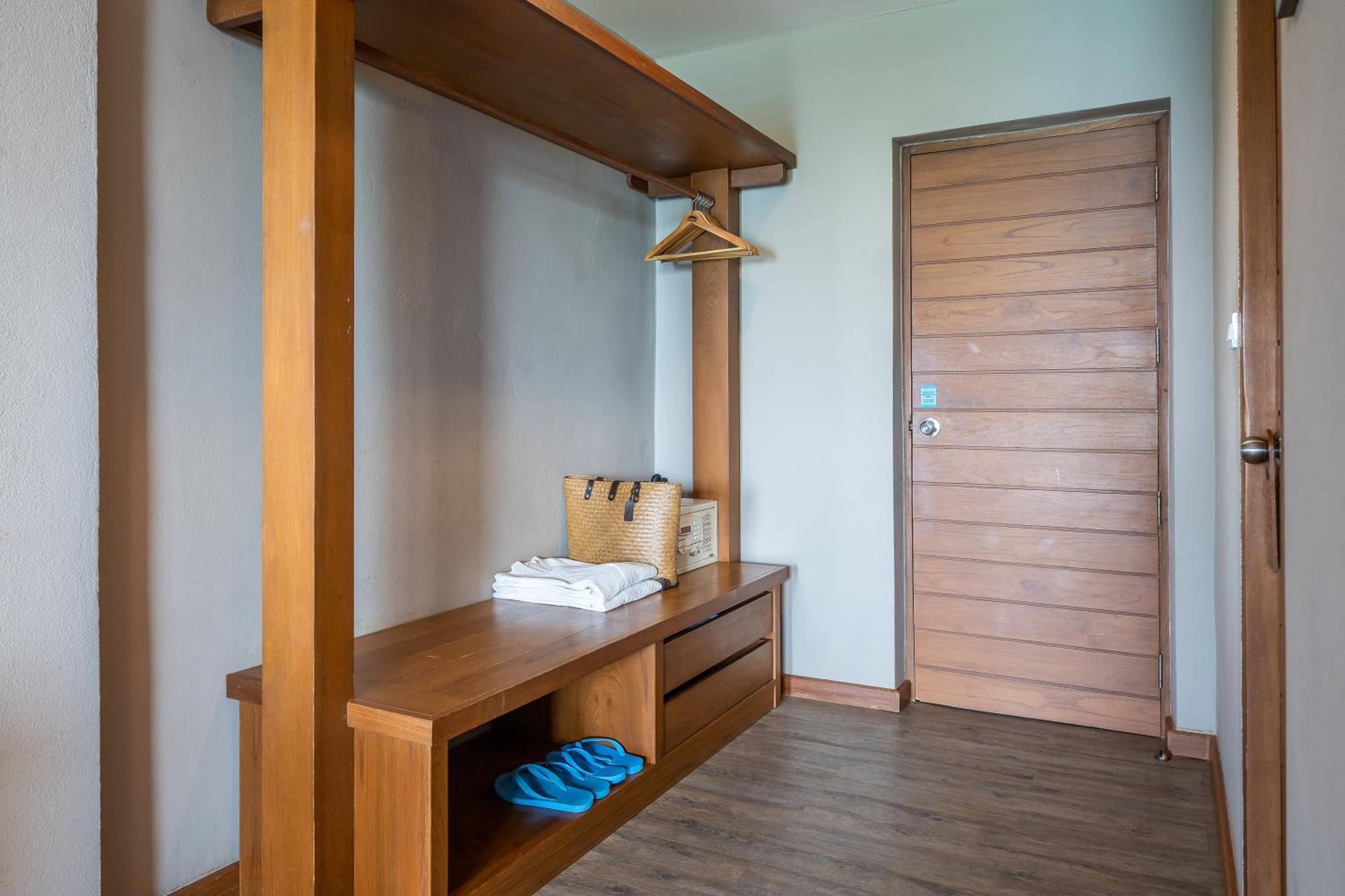 Deluxe Hillside Room - Photo 3