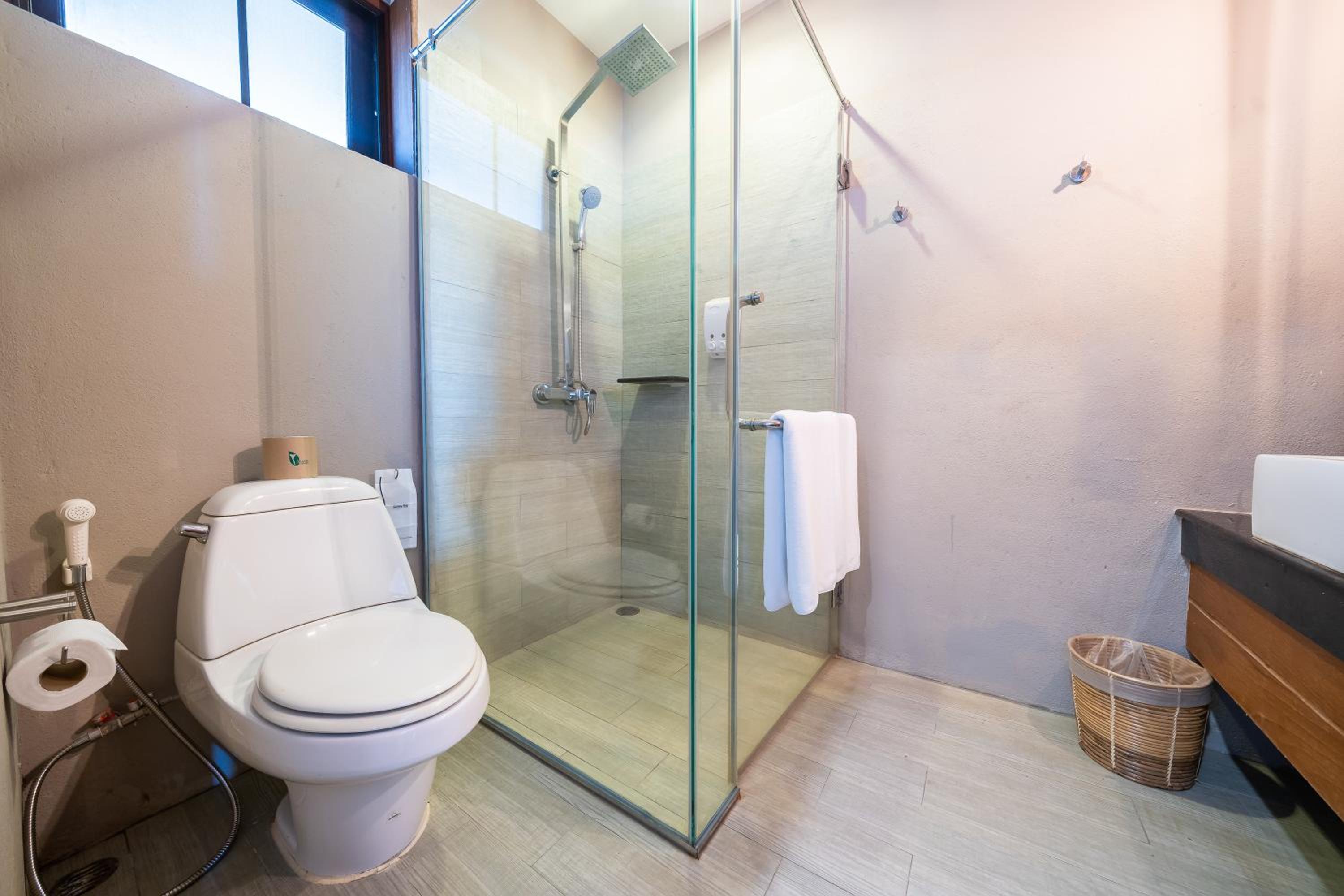 Deluxe Hillside Room - Photo 8