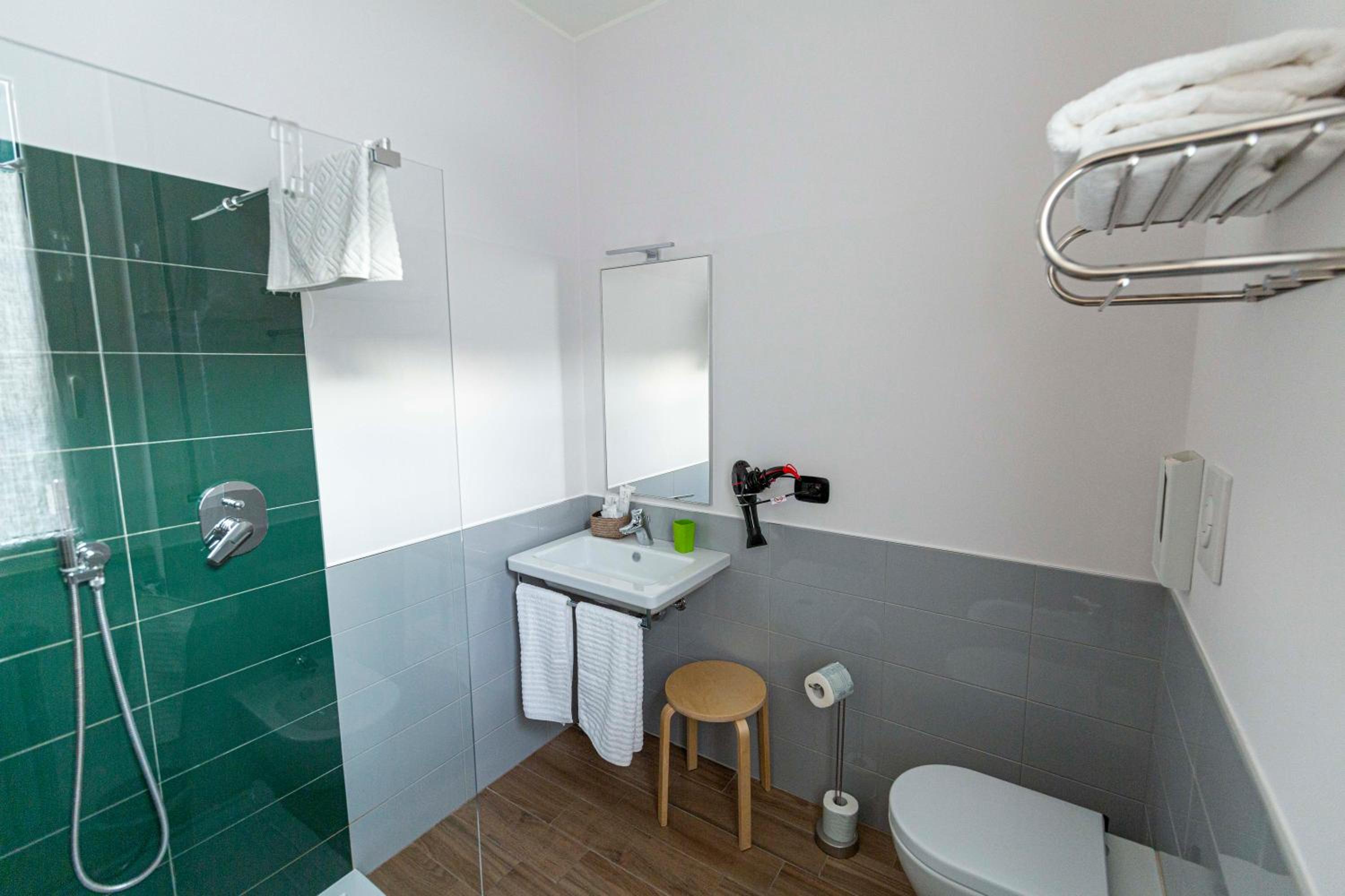 Double or Twin Room - Photo 7