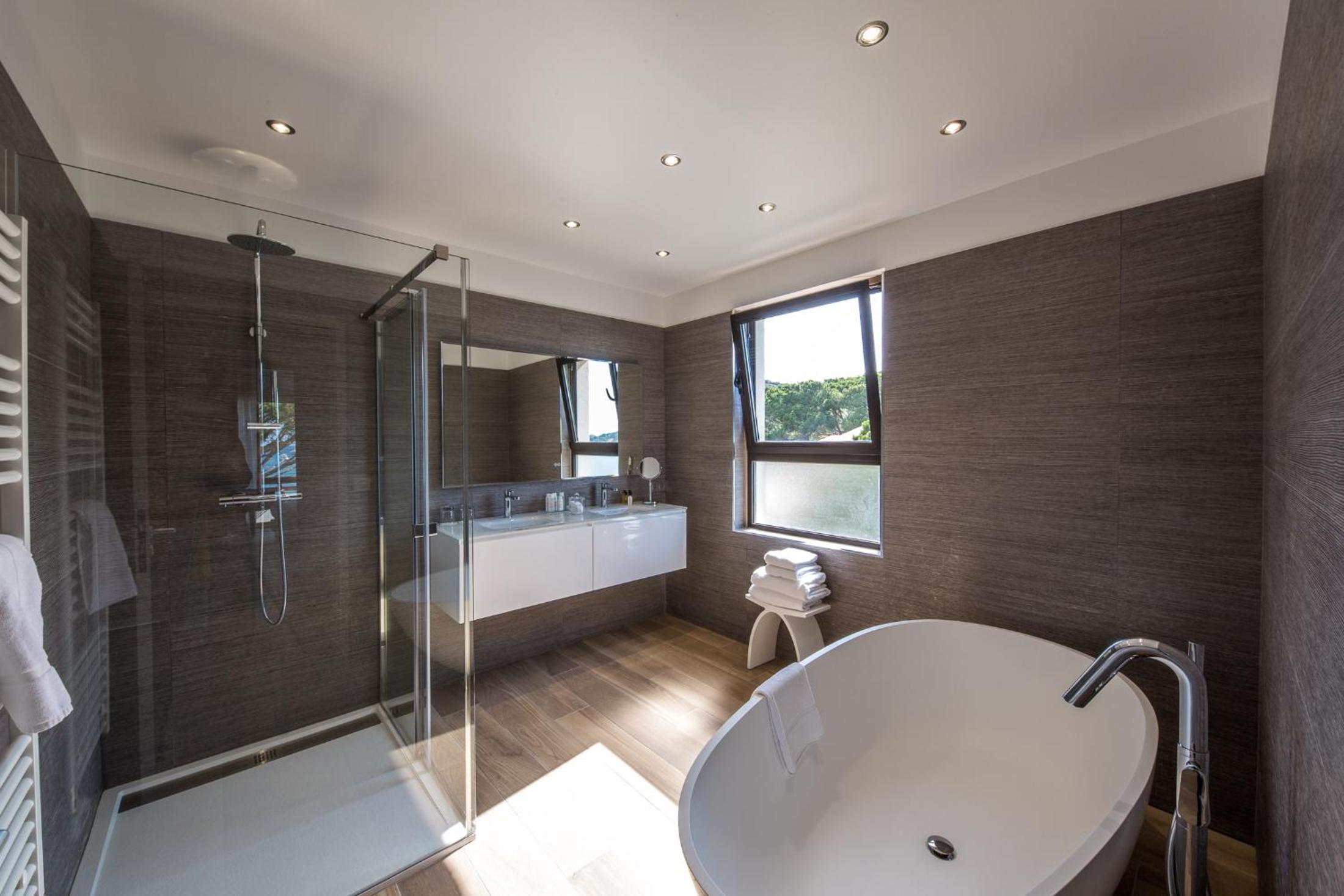 Suite with Balcony and Sea View photo 3