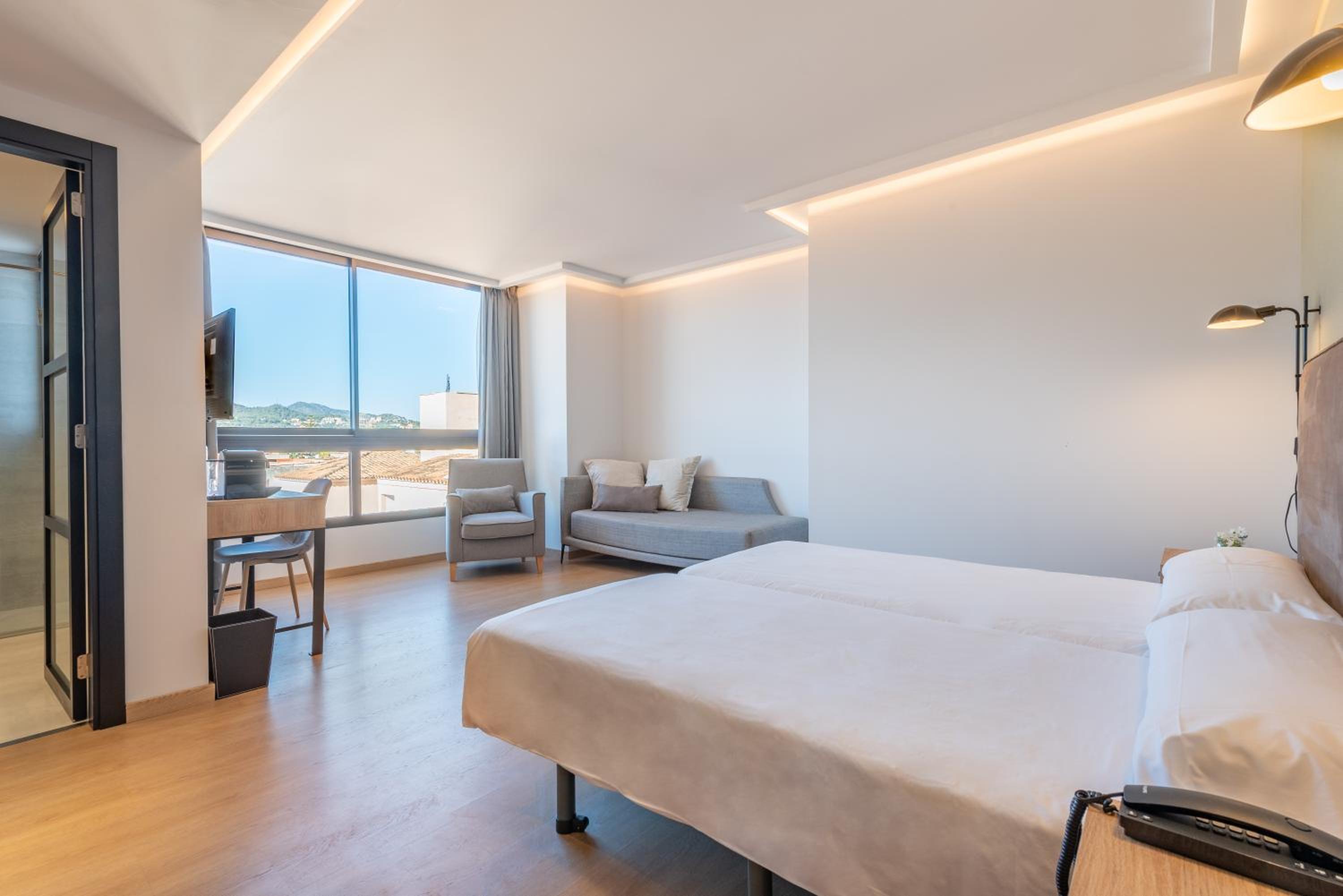 Double Room with no Balcony - Photo 2