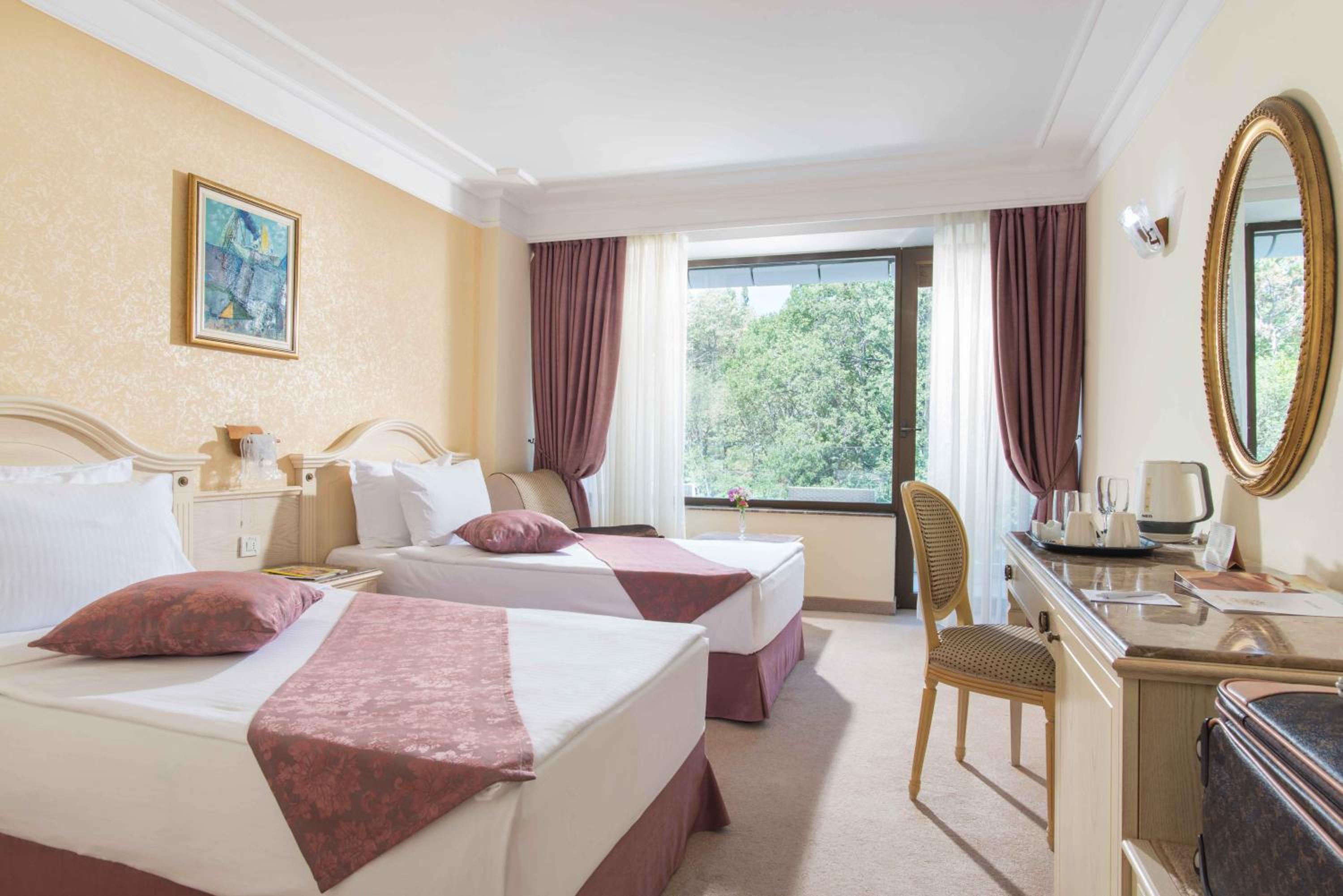 Economy Twin Room with Balcony