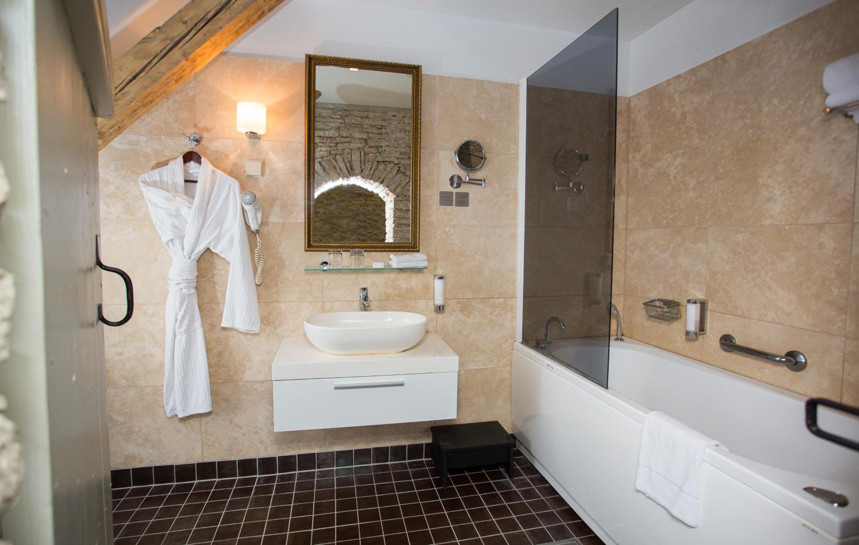 Deluxe Double or Twin Room with free visit to Sauna Center photo 2