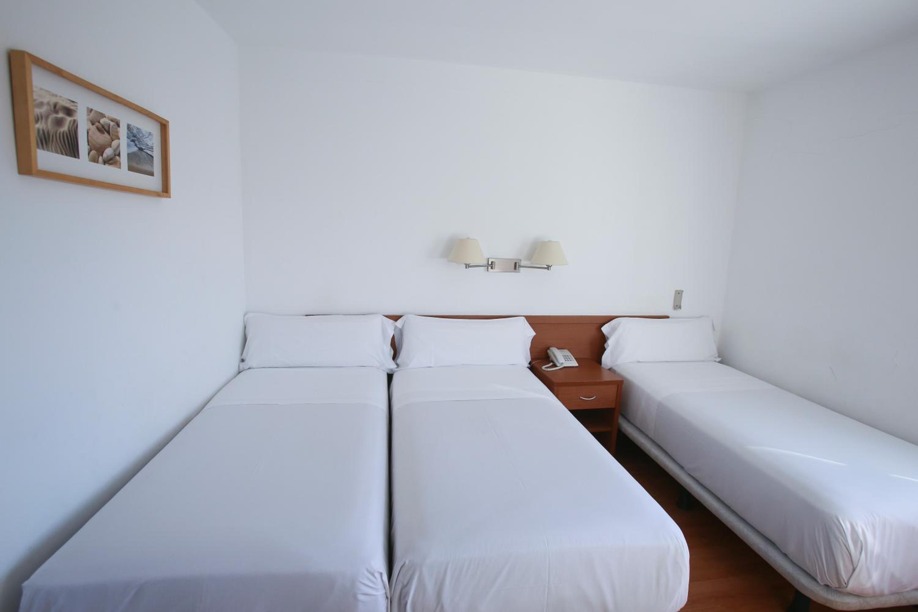 Superior Triple Room photo 3