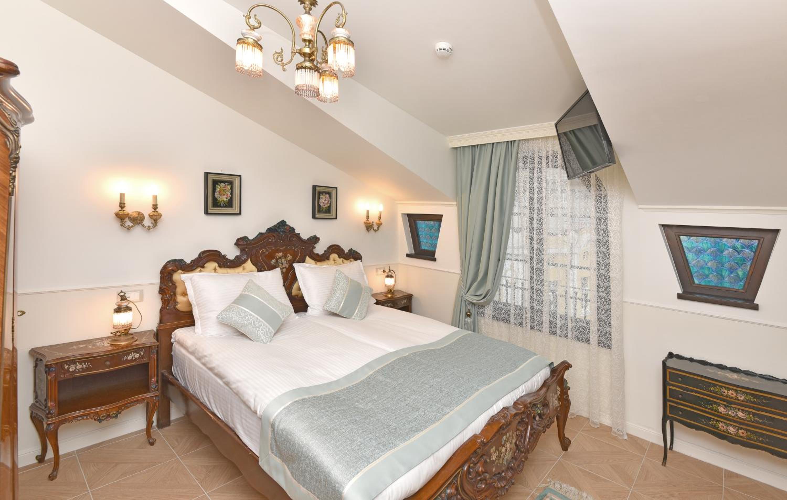 Double or Twin Room - Photo 2