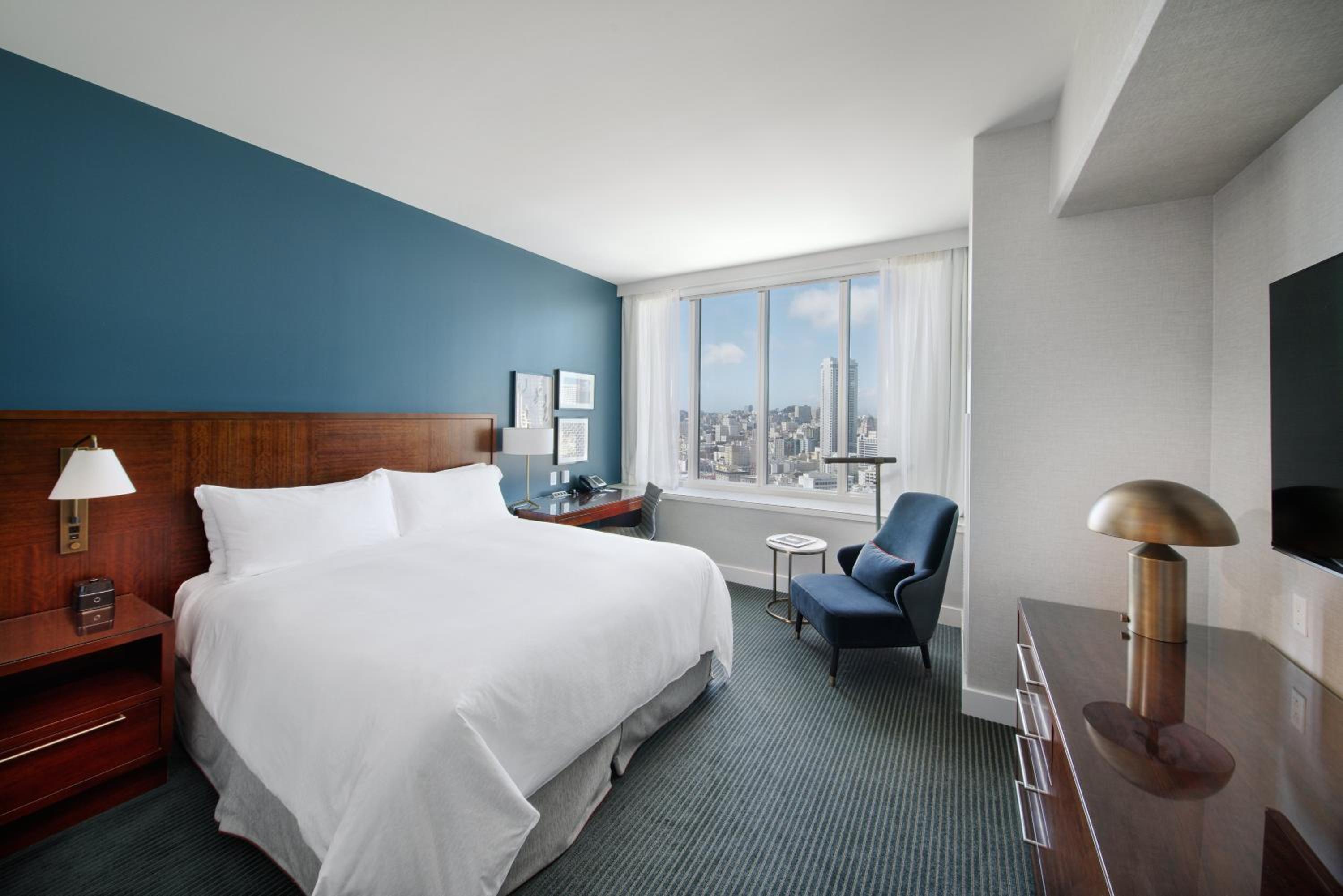 Superior King Room - Photo 1